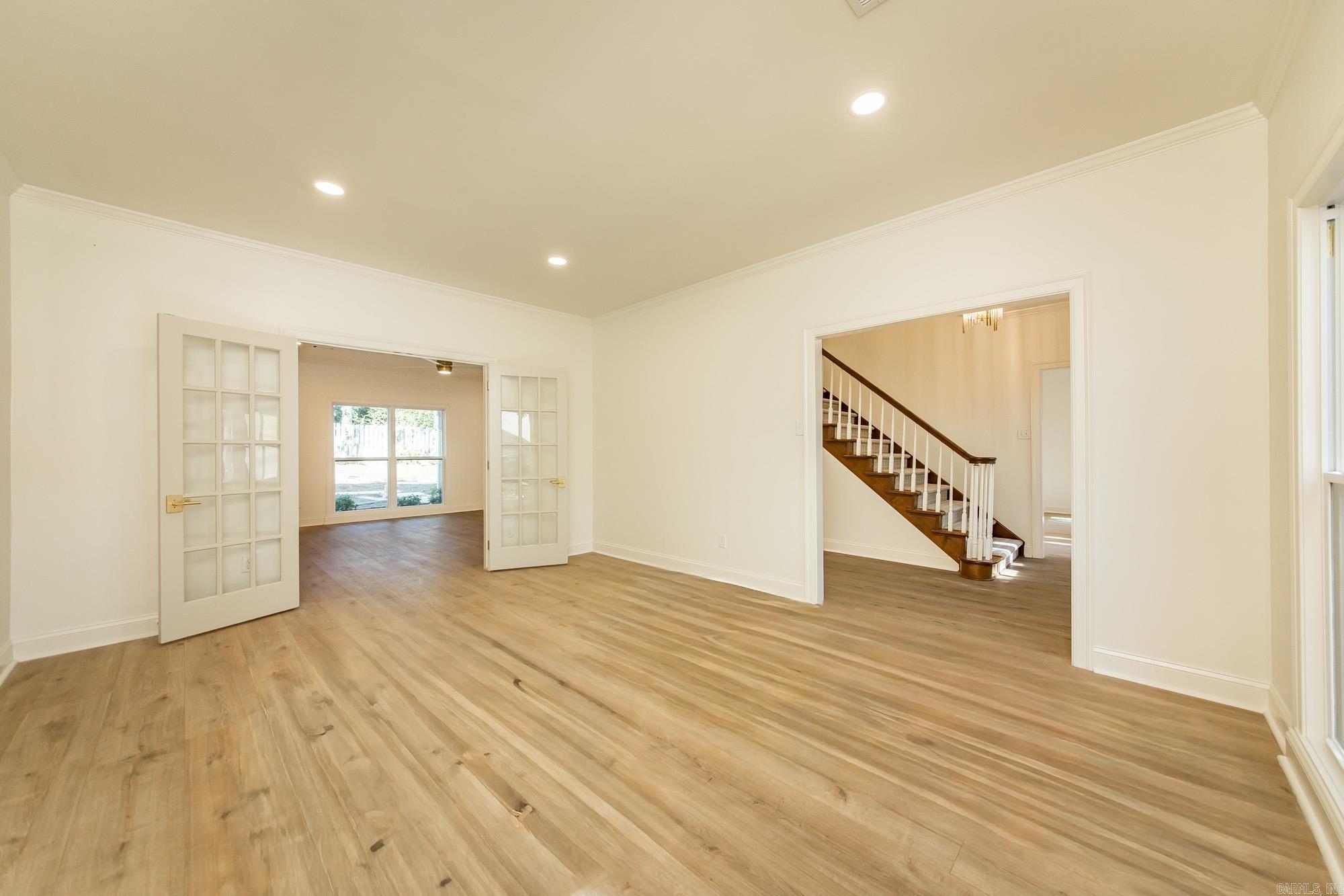 COUNTRY CLUB VILLAS - Residential