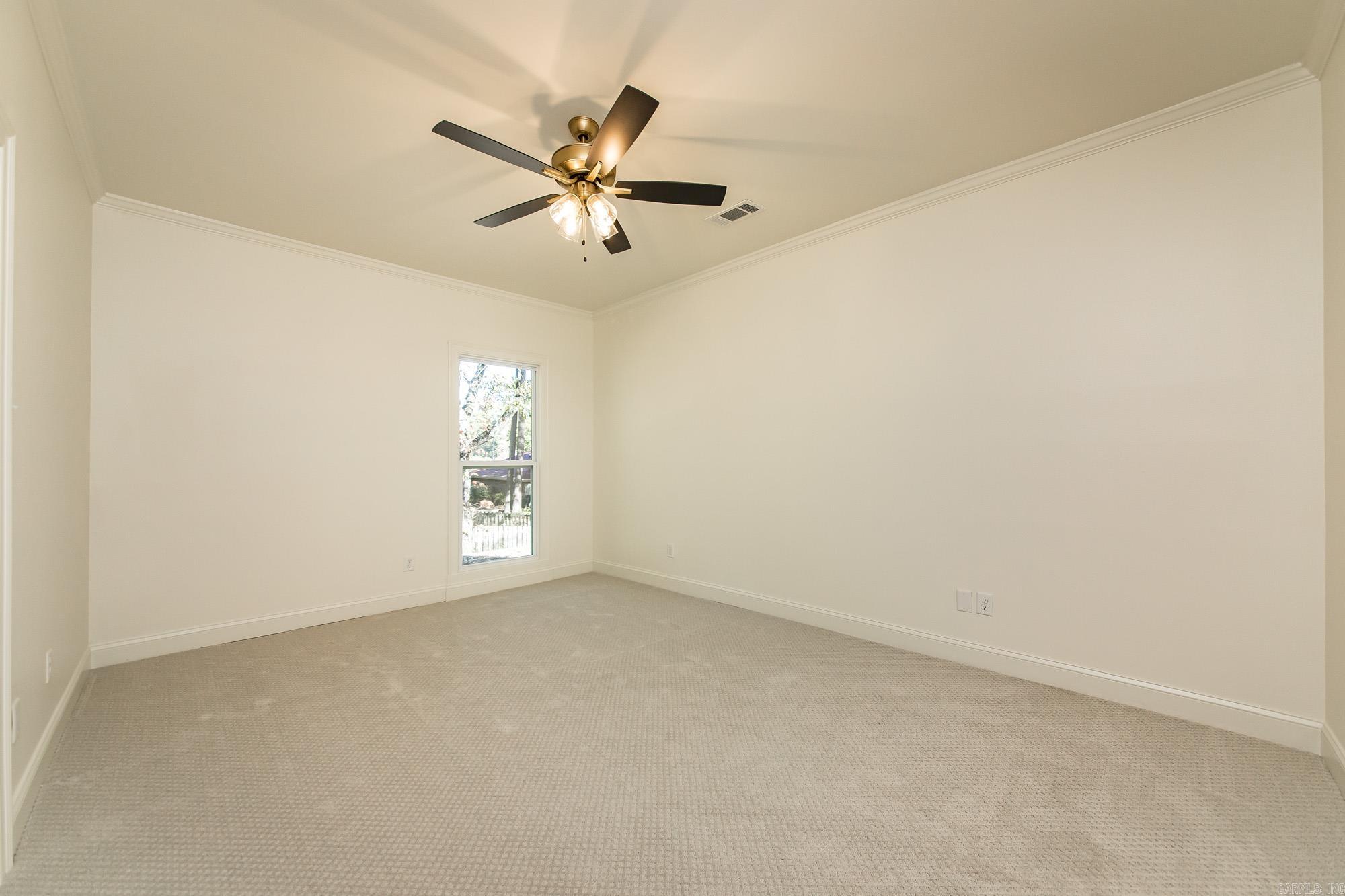 COUNTRY CLUB VILLAS - Residential