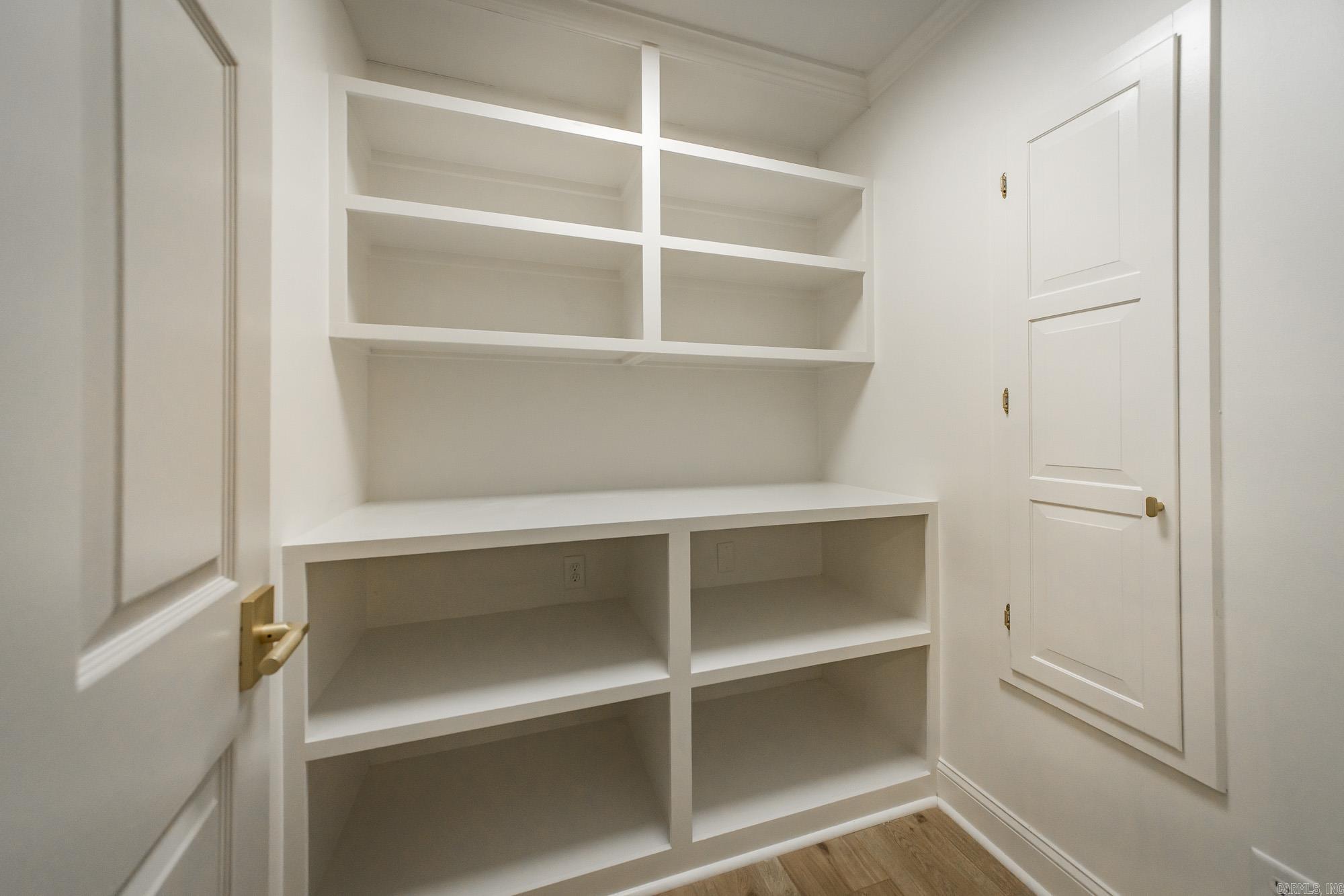 COUNTRY CLUB VILLAS - Residential