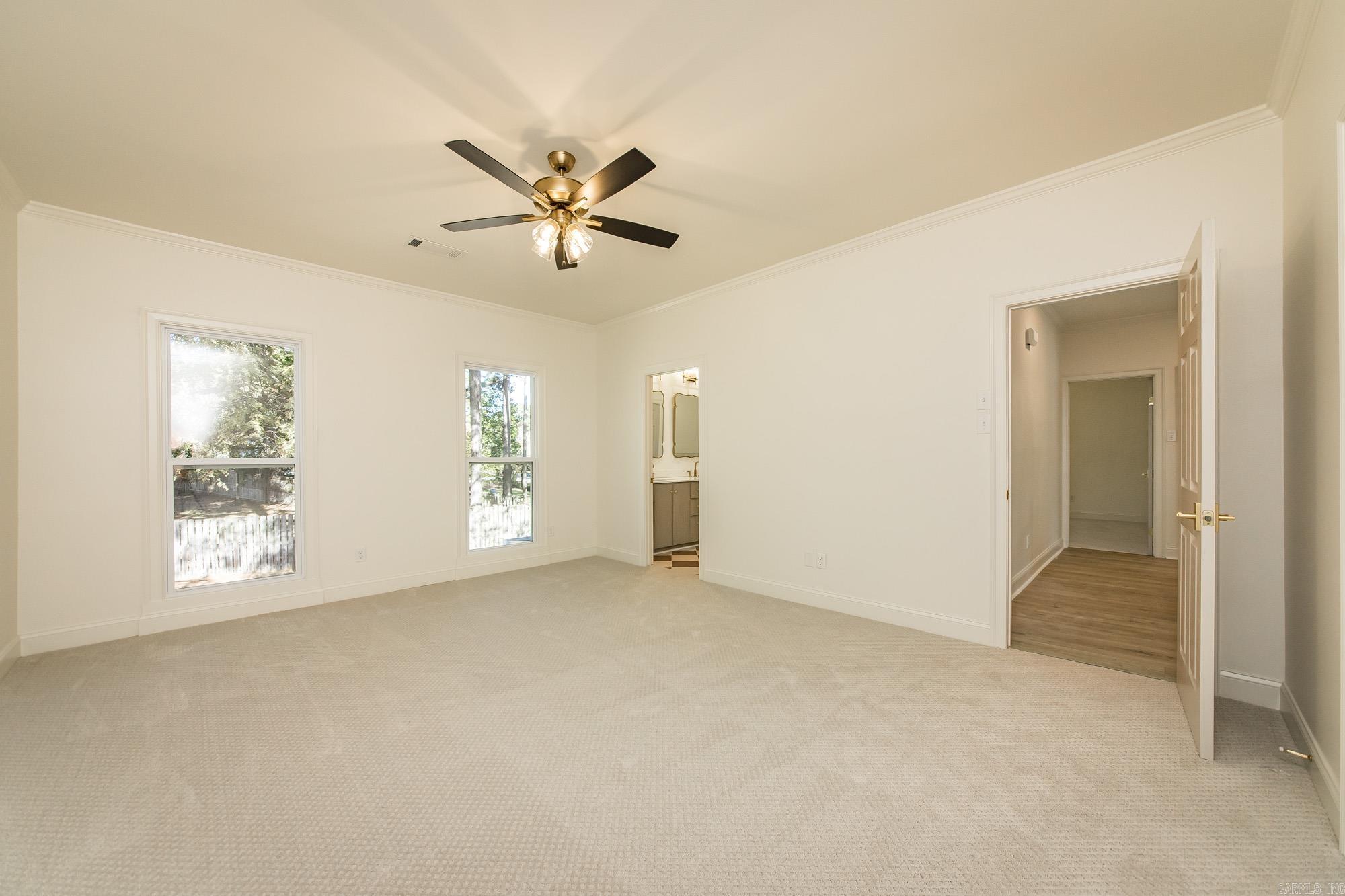 COUNTRY CLUB VILLAS - Residential