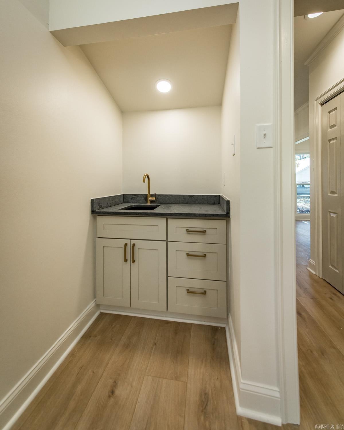 COUNTRY CLUB VILLAS - Residential