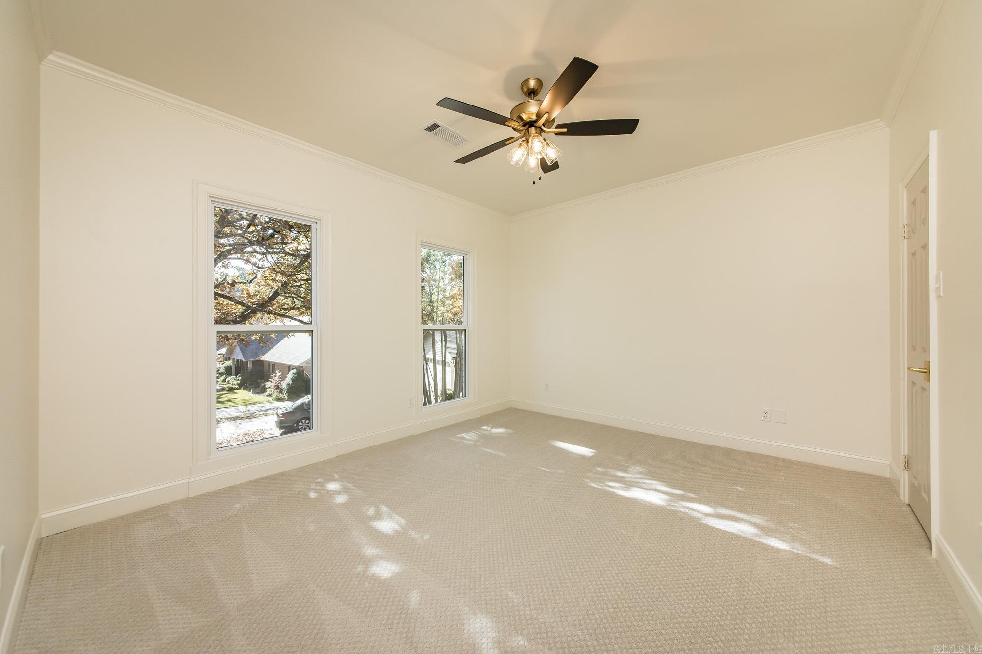 COUNTRY CLUB VILLAS - Residential