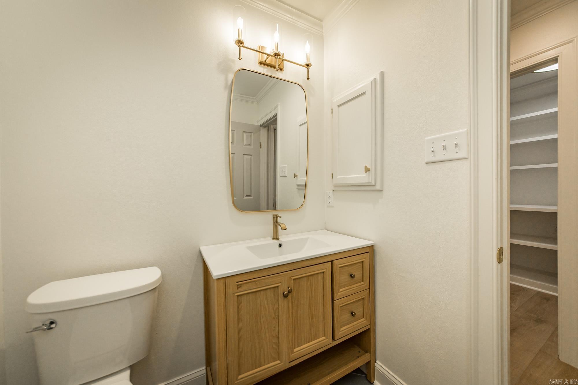 COUNTRY CLUB VILLAS - Residential