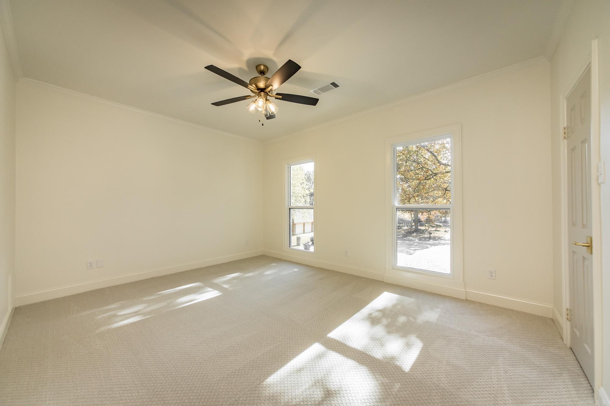 COUNTRY CLUB VILLAS - Residential