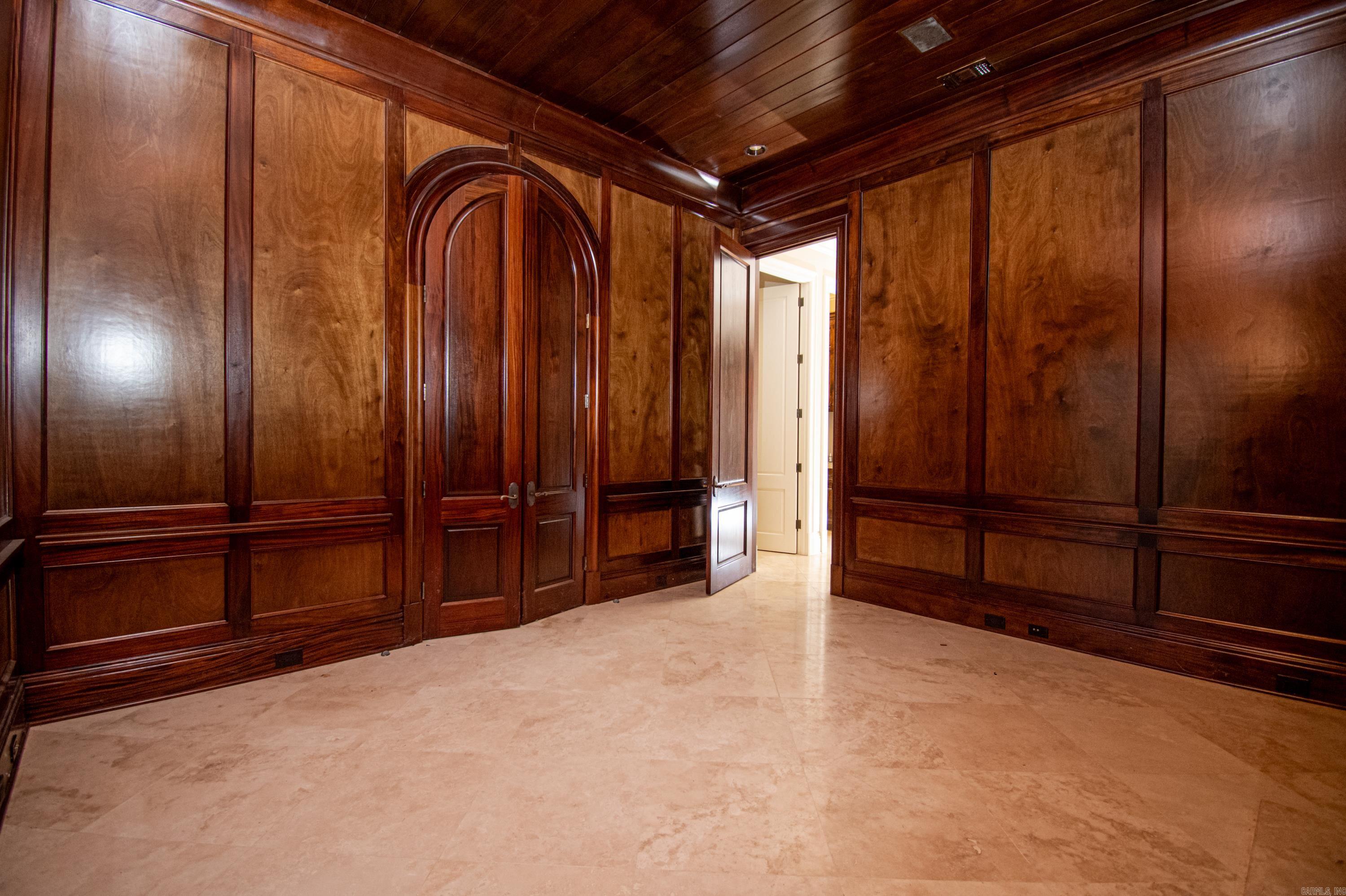 Mike Berg Lake - Residential