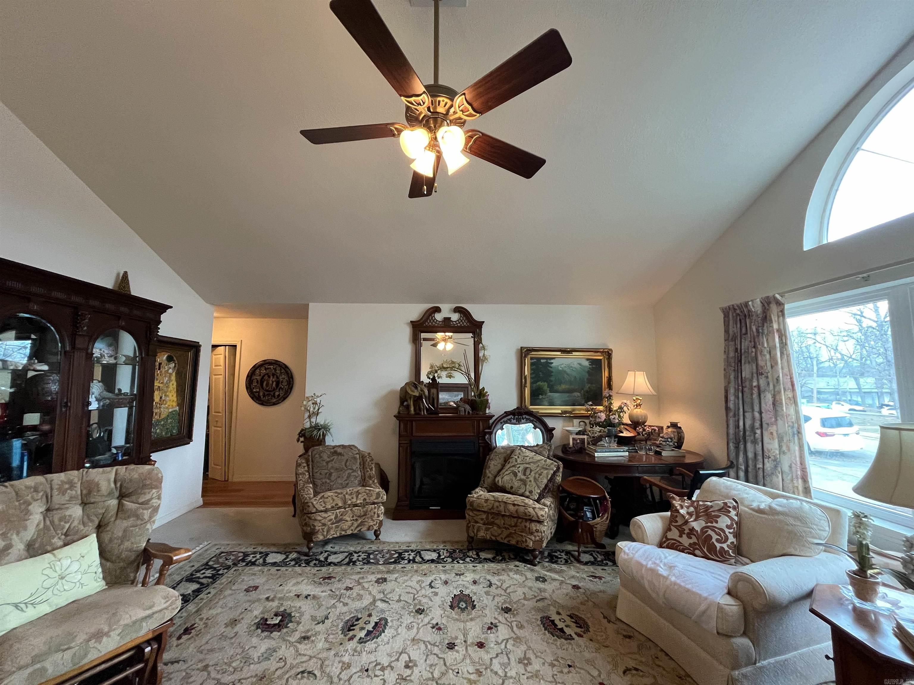 MAMMOTH SPRING ORIGINAL - Residential