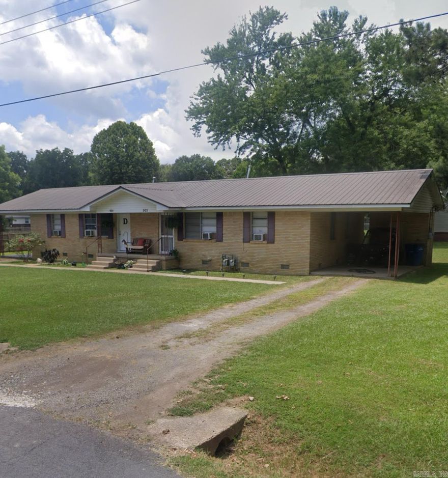 Duplex located in Beebe, AR. Two units, each a 2bed/1bath.