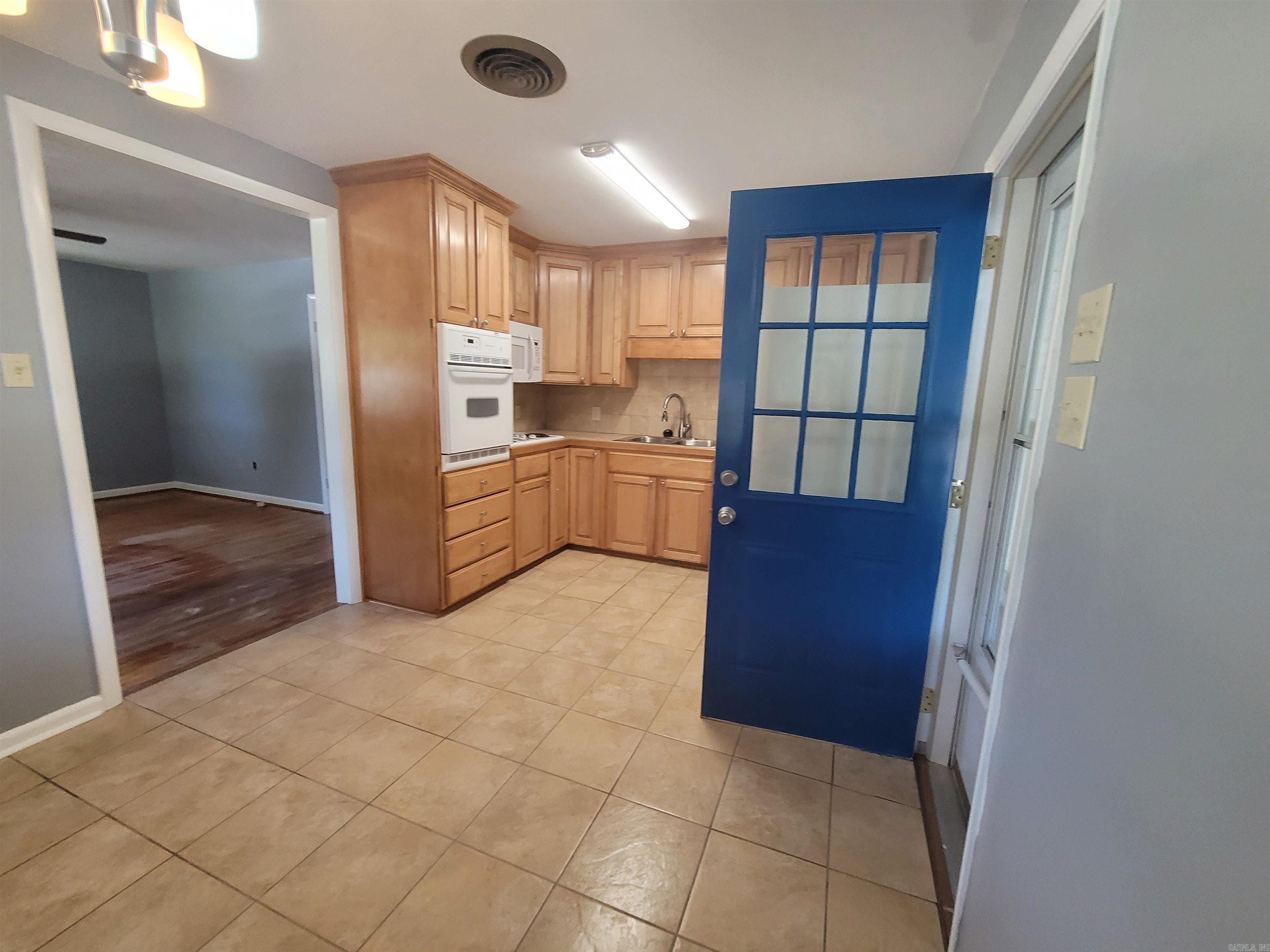 Maryland Terrace - Residential Lease