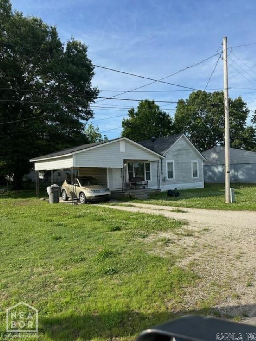 Nice home in Bay, currently being used as a rental property. Rented for $700 a month. Current tenant has been there for 3 years.