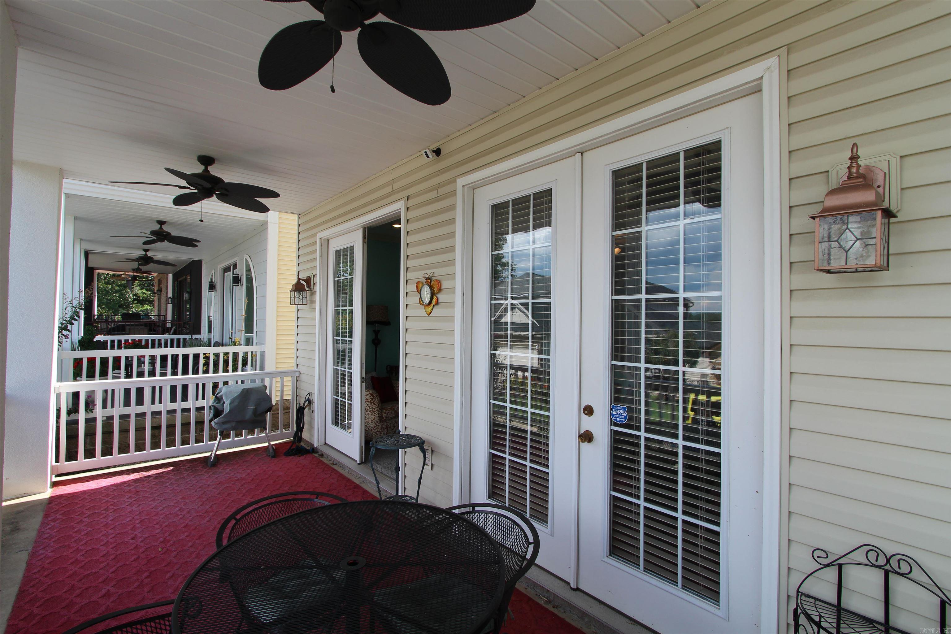 MAJESTIC LAKE VILLAGE TOWNHOMES - Residential