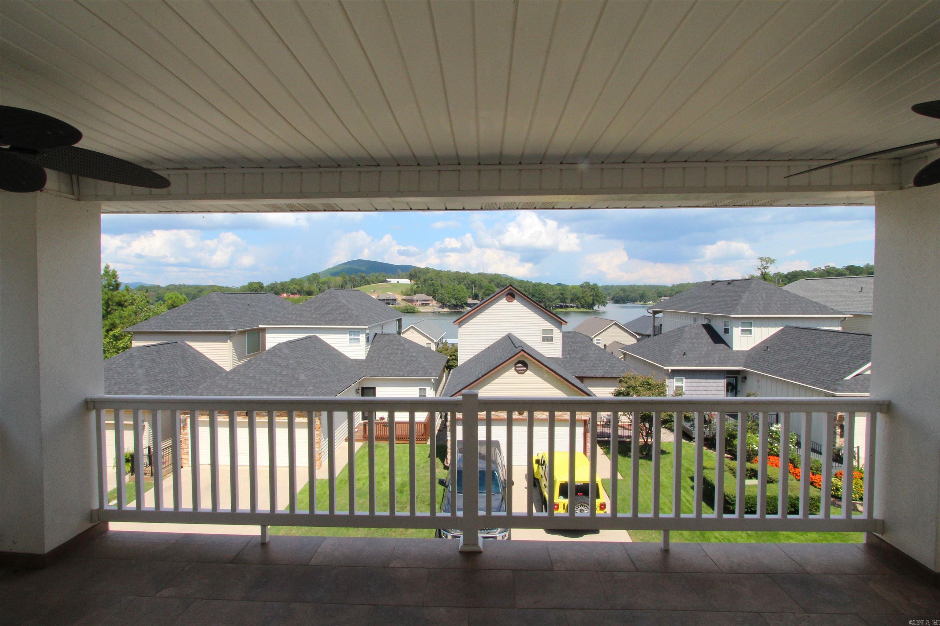 MAJESTIC LAKE VILLAGE TOWNHOMES - Residential