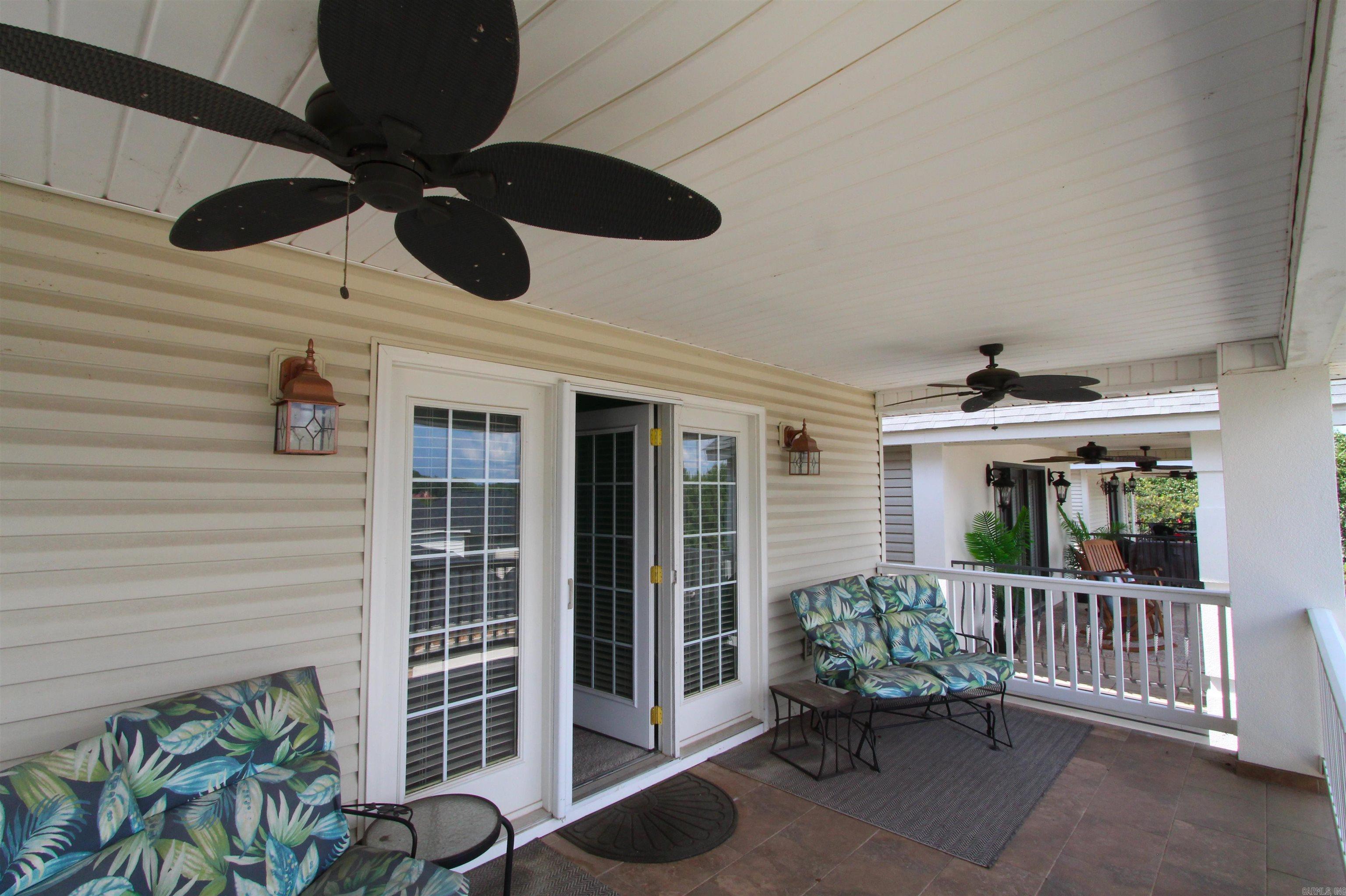 MAJESTIC LAKE VILLAGE TOWNHOMES - Residential