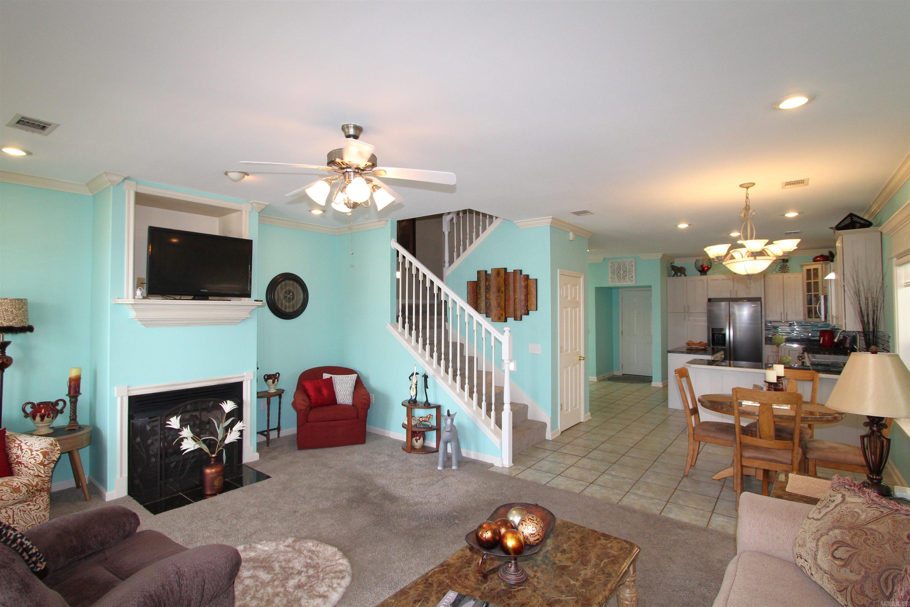 MAJESTIC LAKE VILLAGE TOWNHOMES - Residential