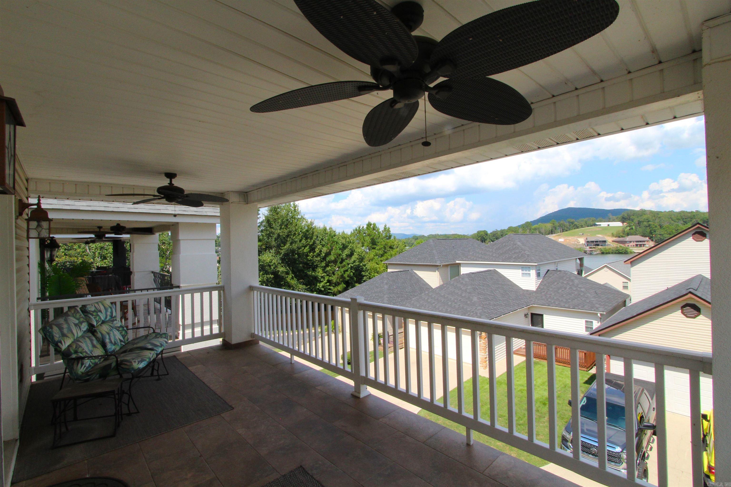 MAJESTIC LAKE VILLAGE TOWNHOMES - Residential