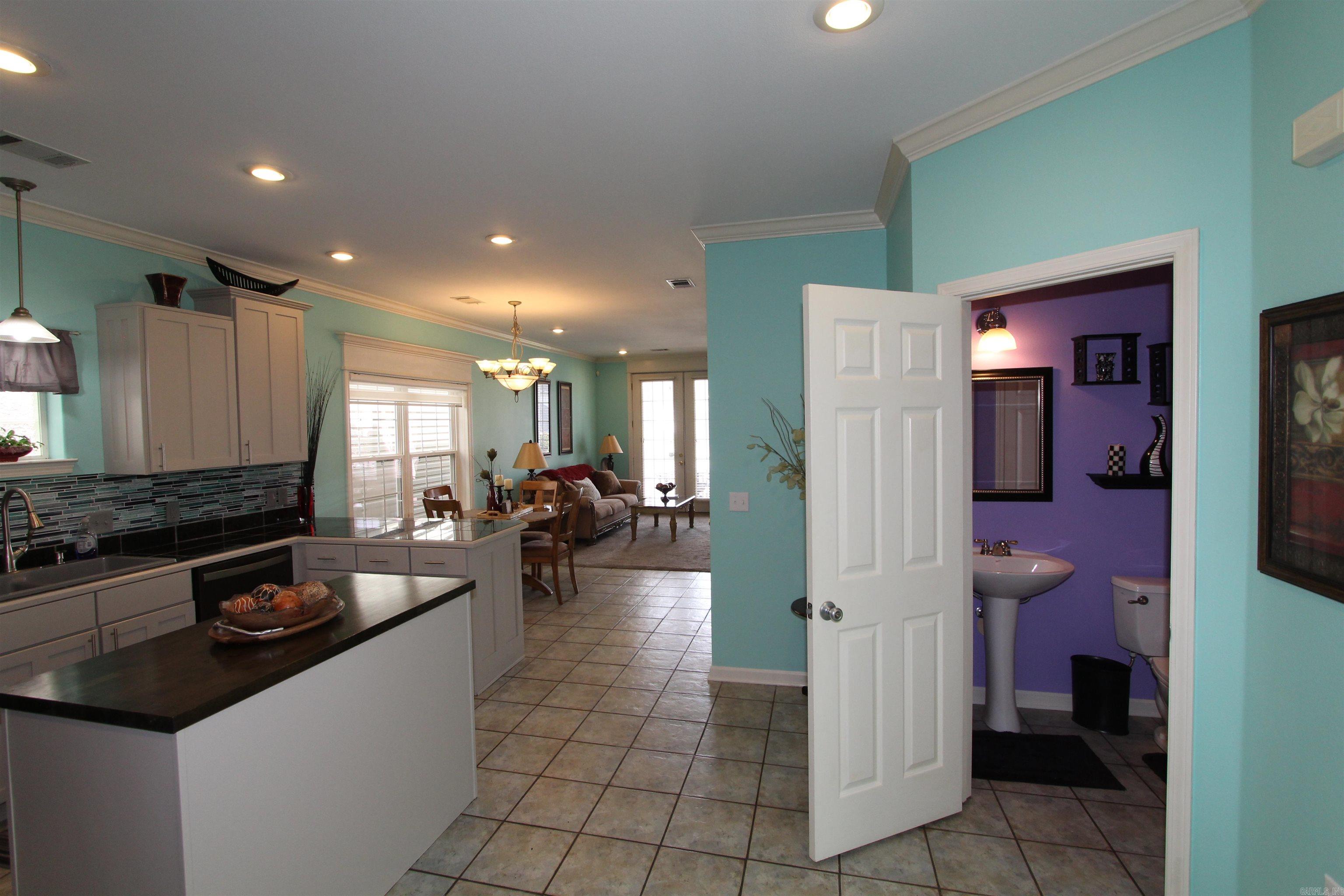 MAJESTIC LAKE VILLAGE TOWNHOMES - Residential