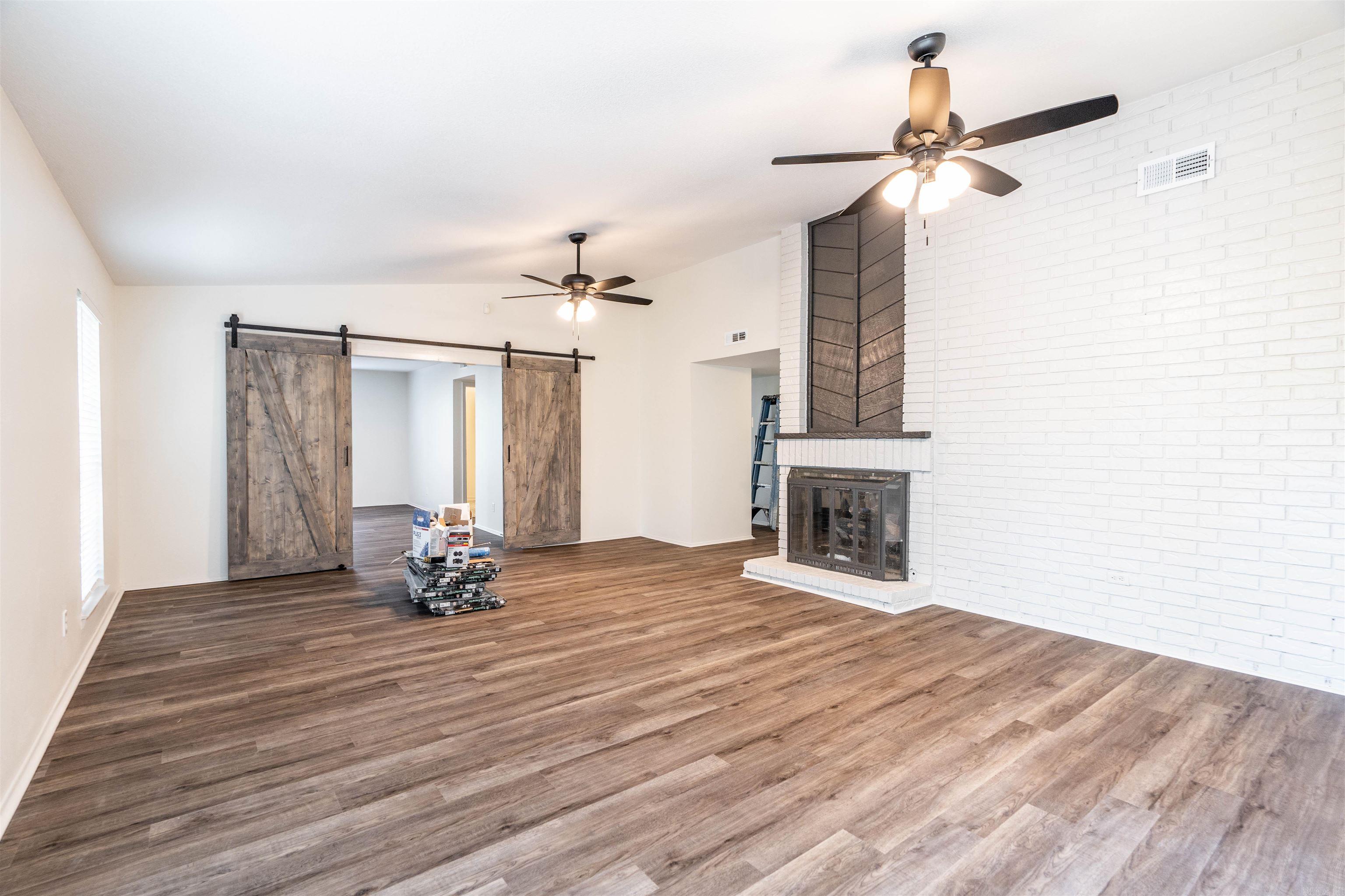 INDIAN HILLS - Residential