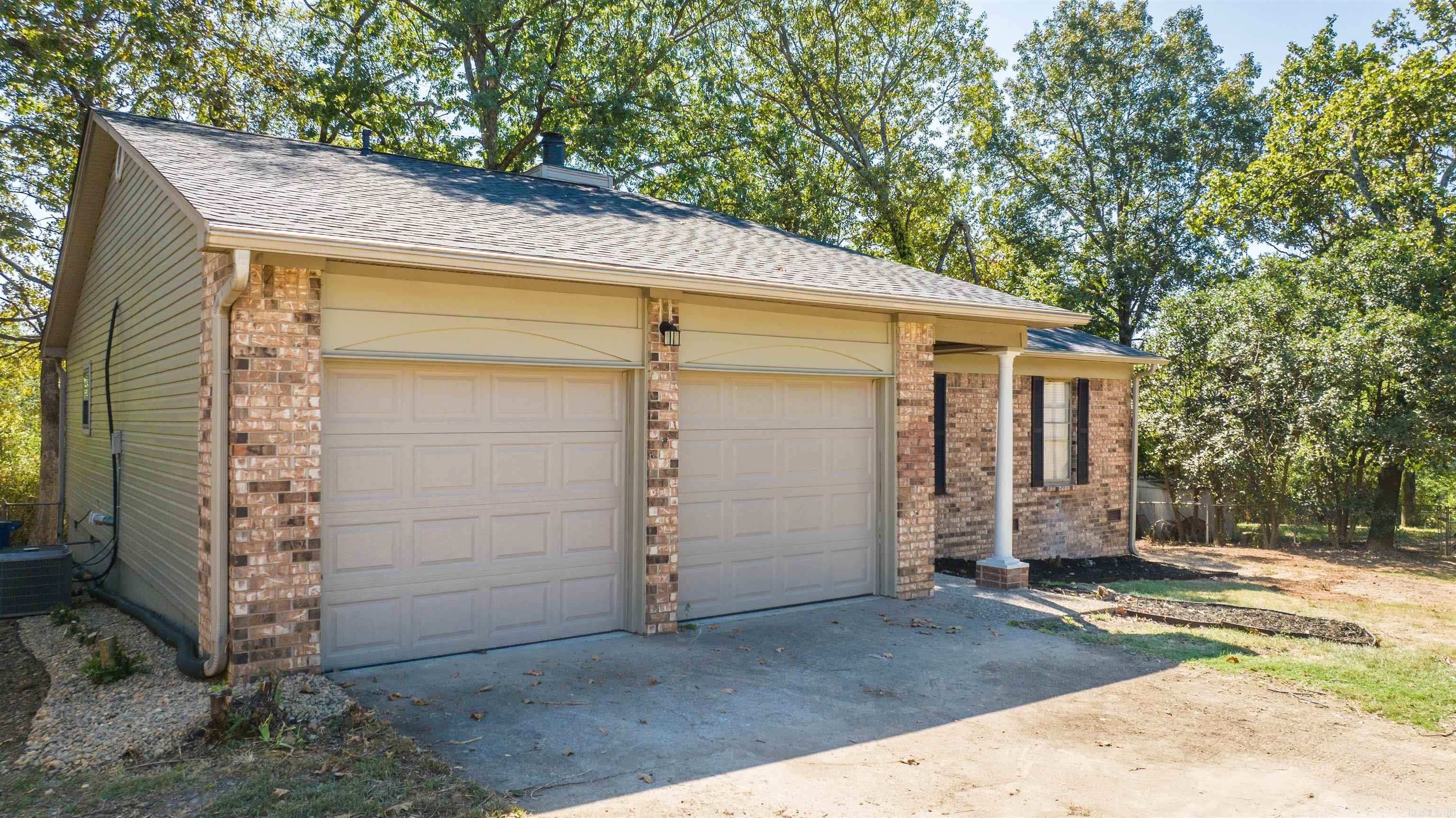 INDIAN HILLS - Residential