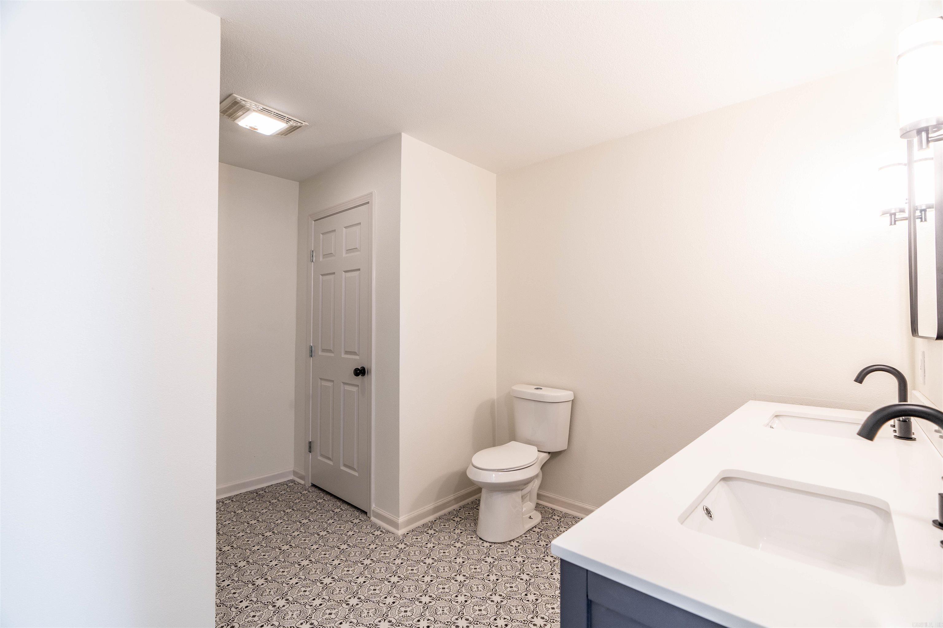 INDIAN HILLS - Residential