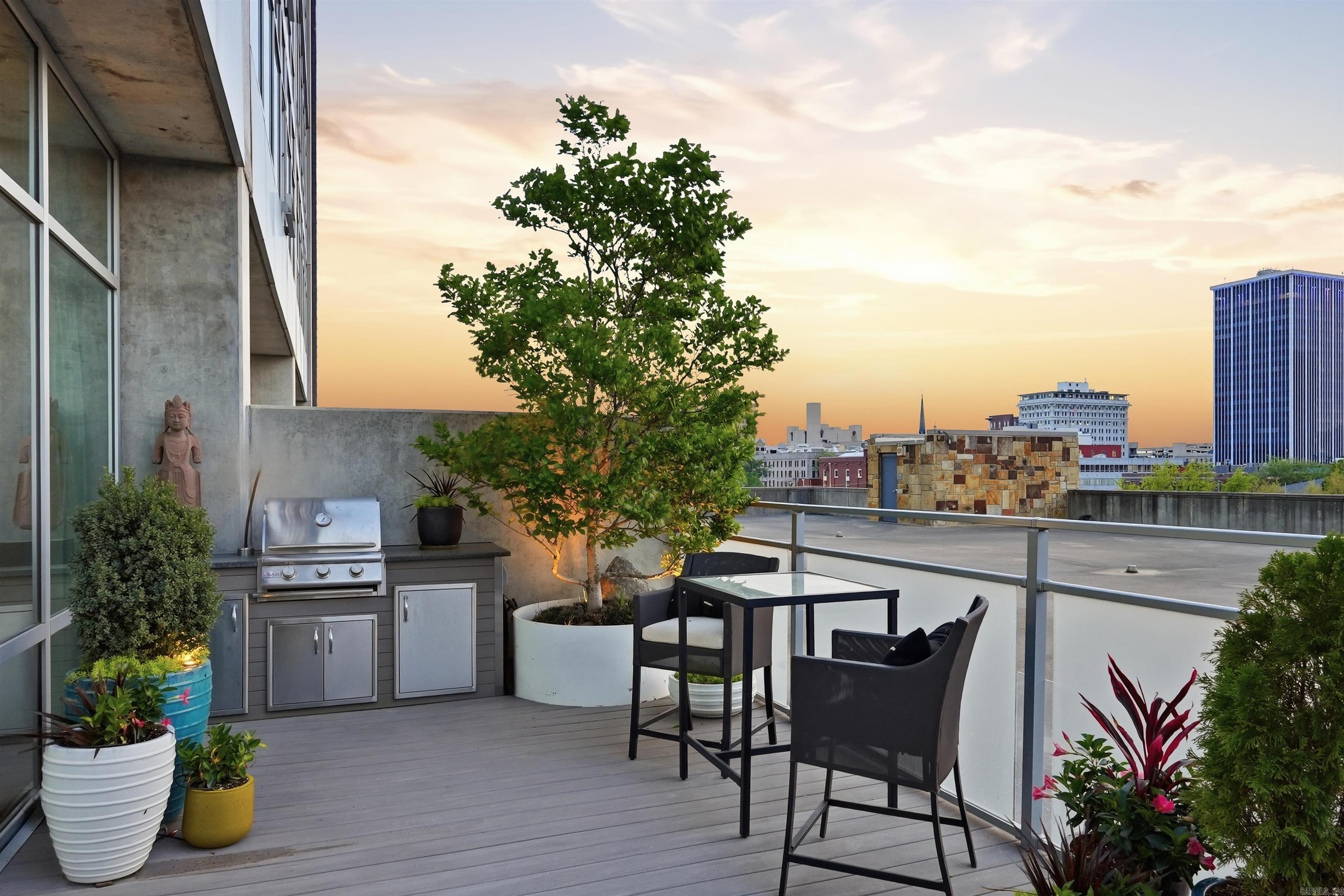 300 THIRD HPR - Residential