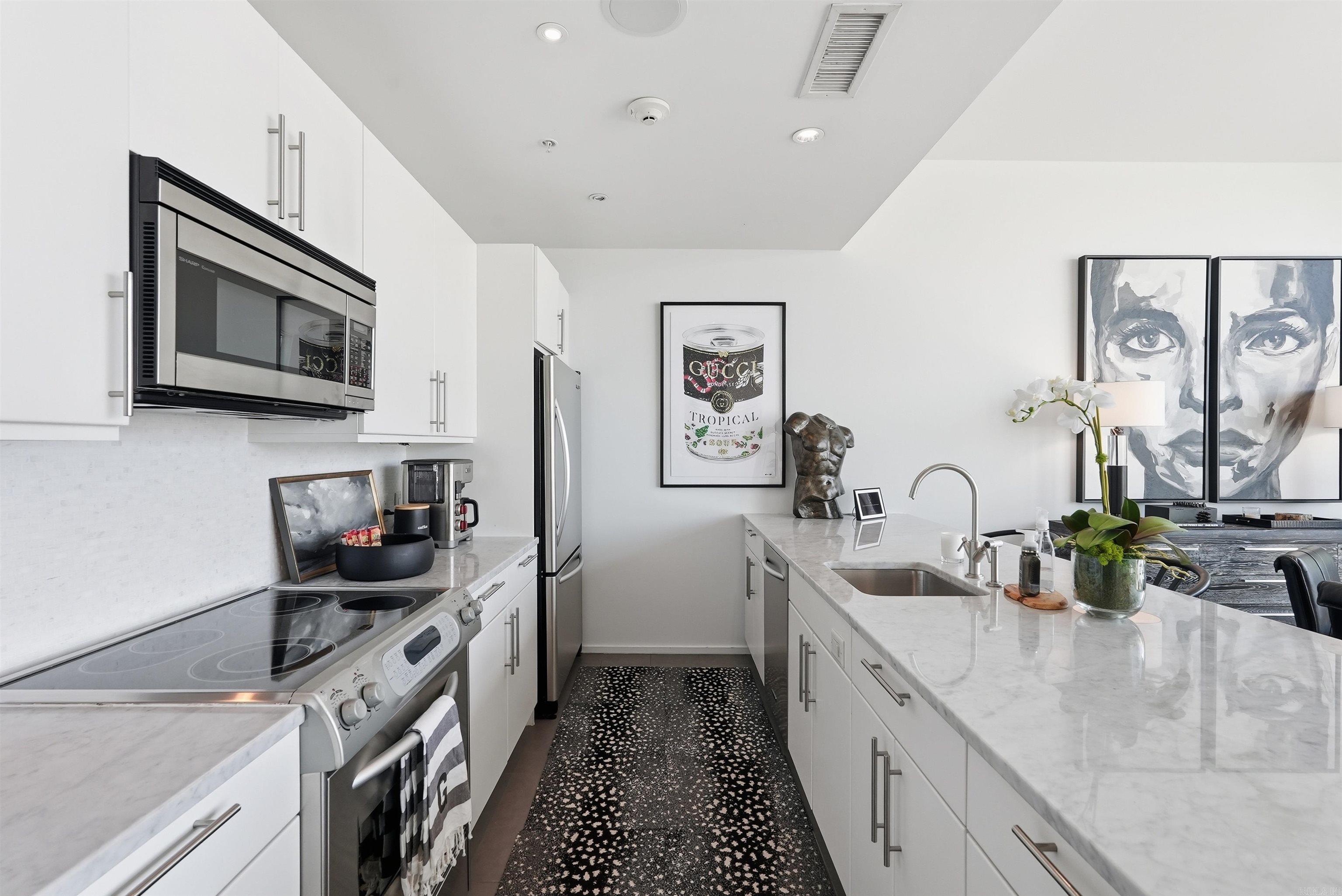 300 THIRD HPR - Residential