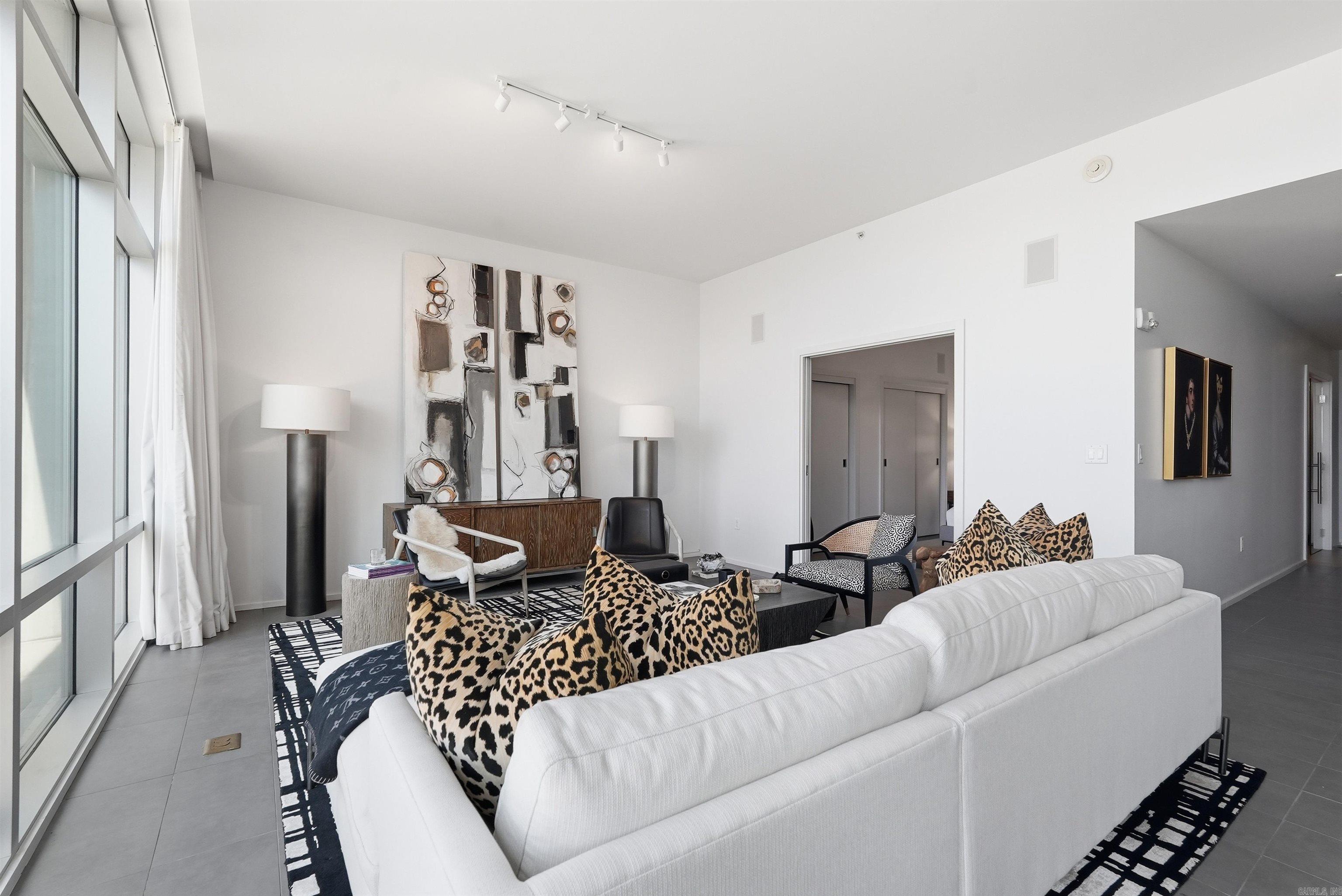 300 THIRD HPR - Residential