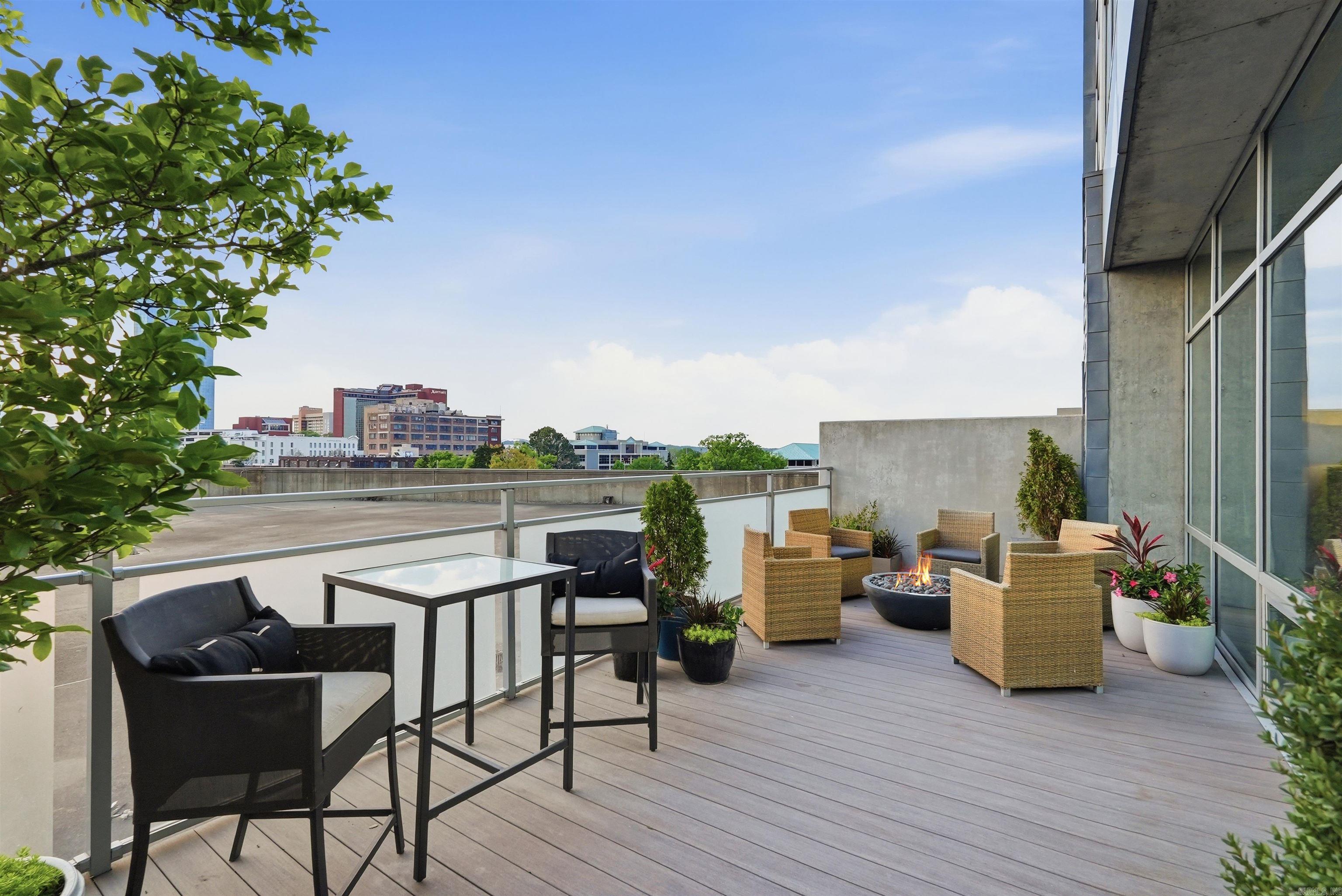 300 THIRD HPR - Residential