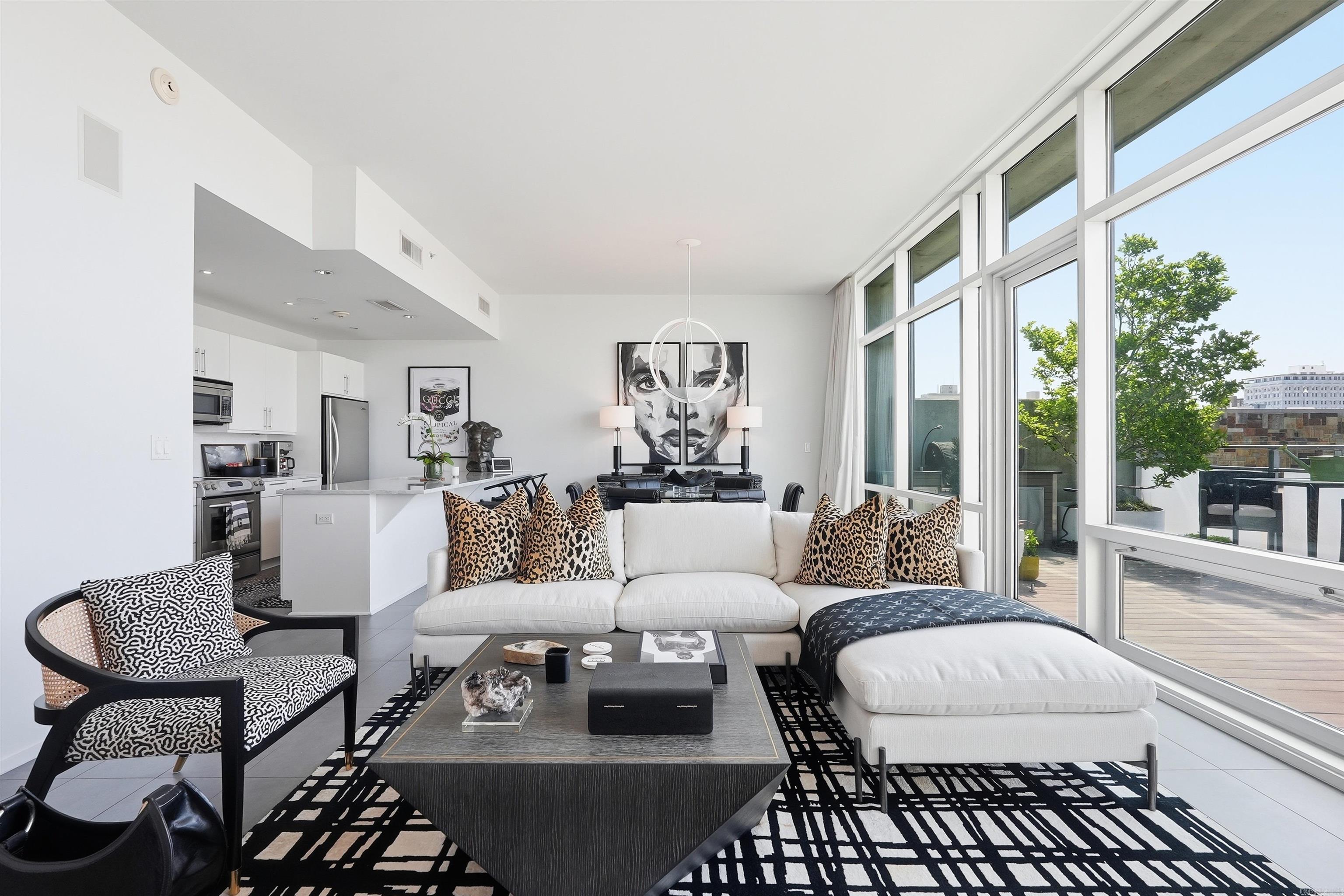 300 THIRD HPR - Residential