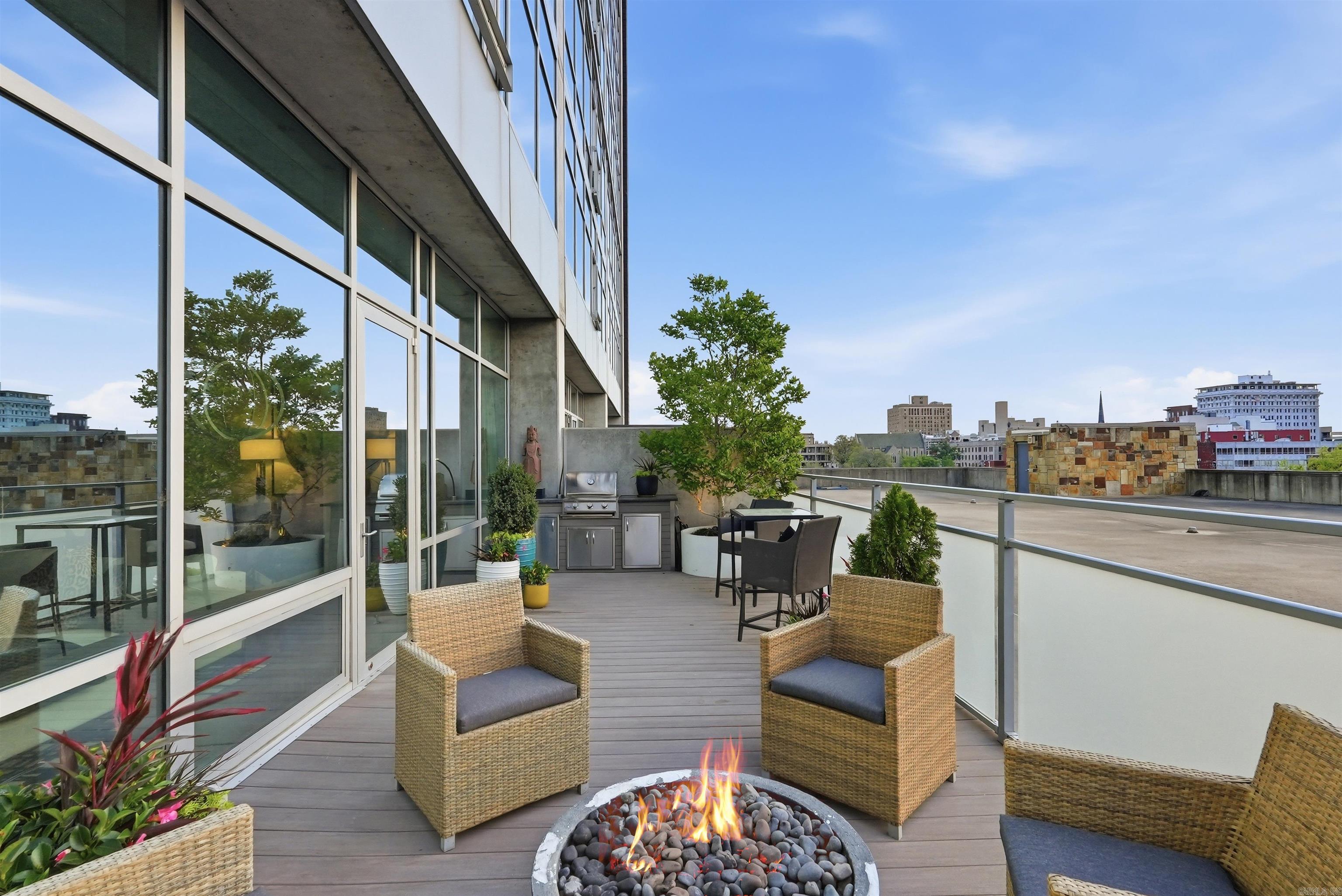 300 THIRD HPR - Residential