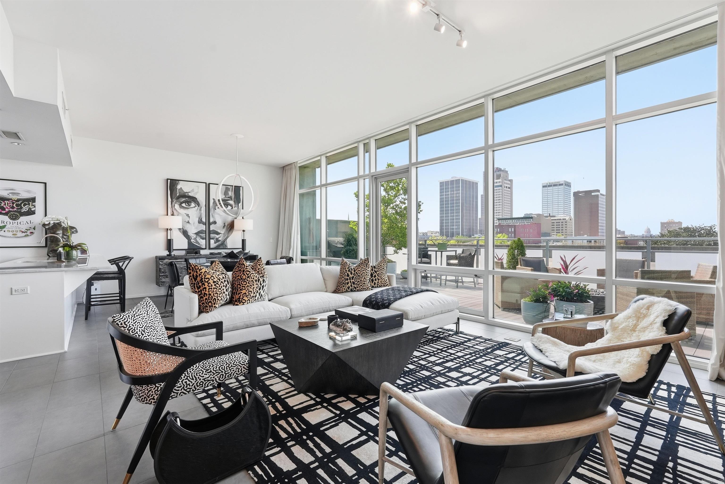 300 THIRD HPR - Residential