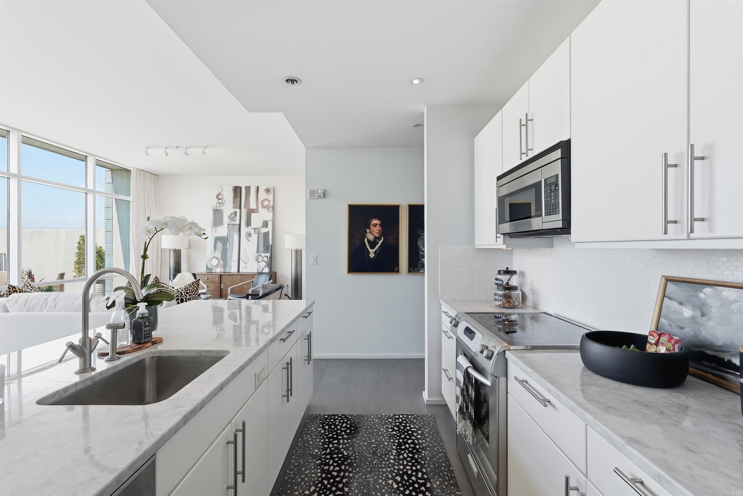 300 THIRD HPR - Residential