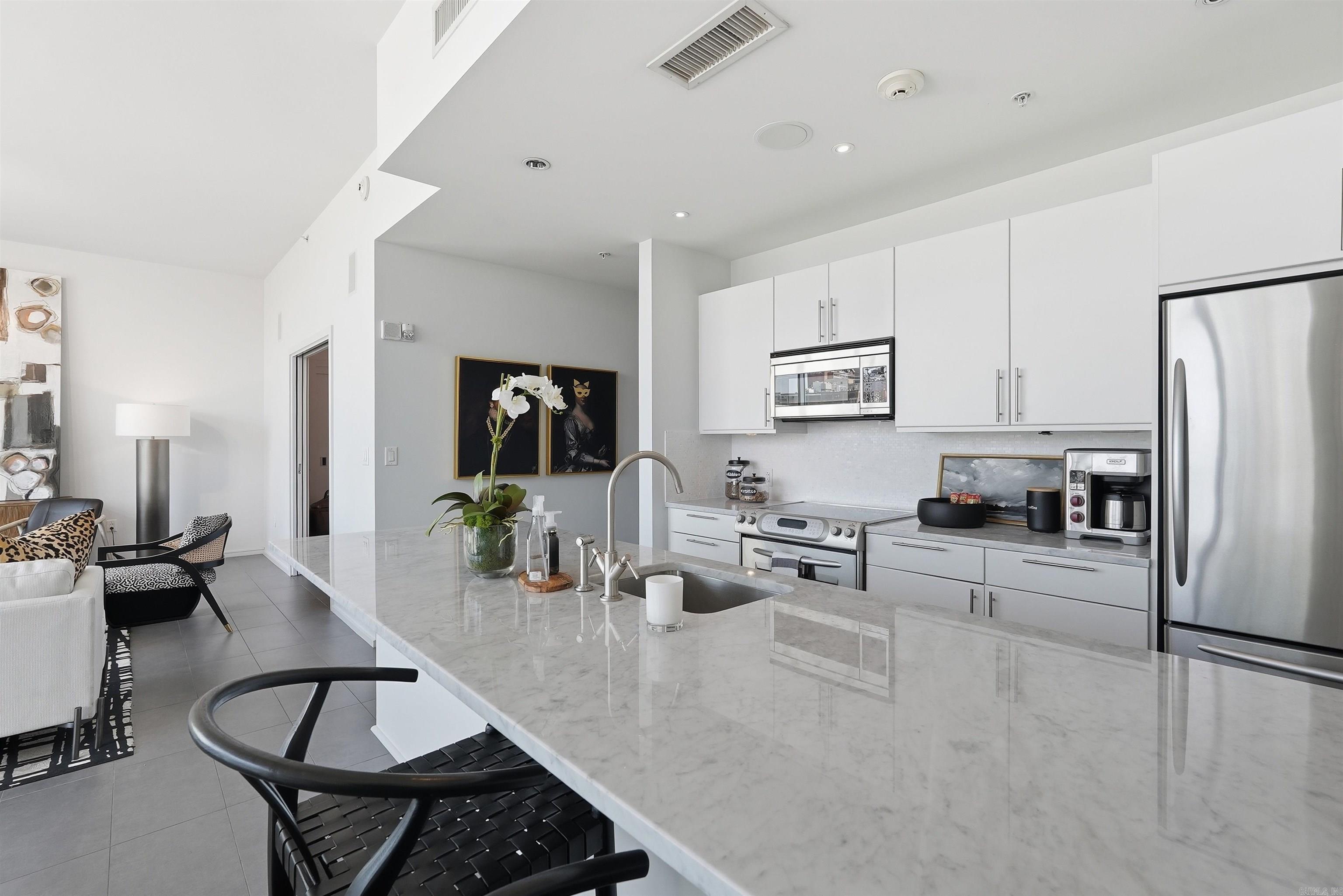 300 THIRD HPR - Residential