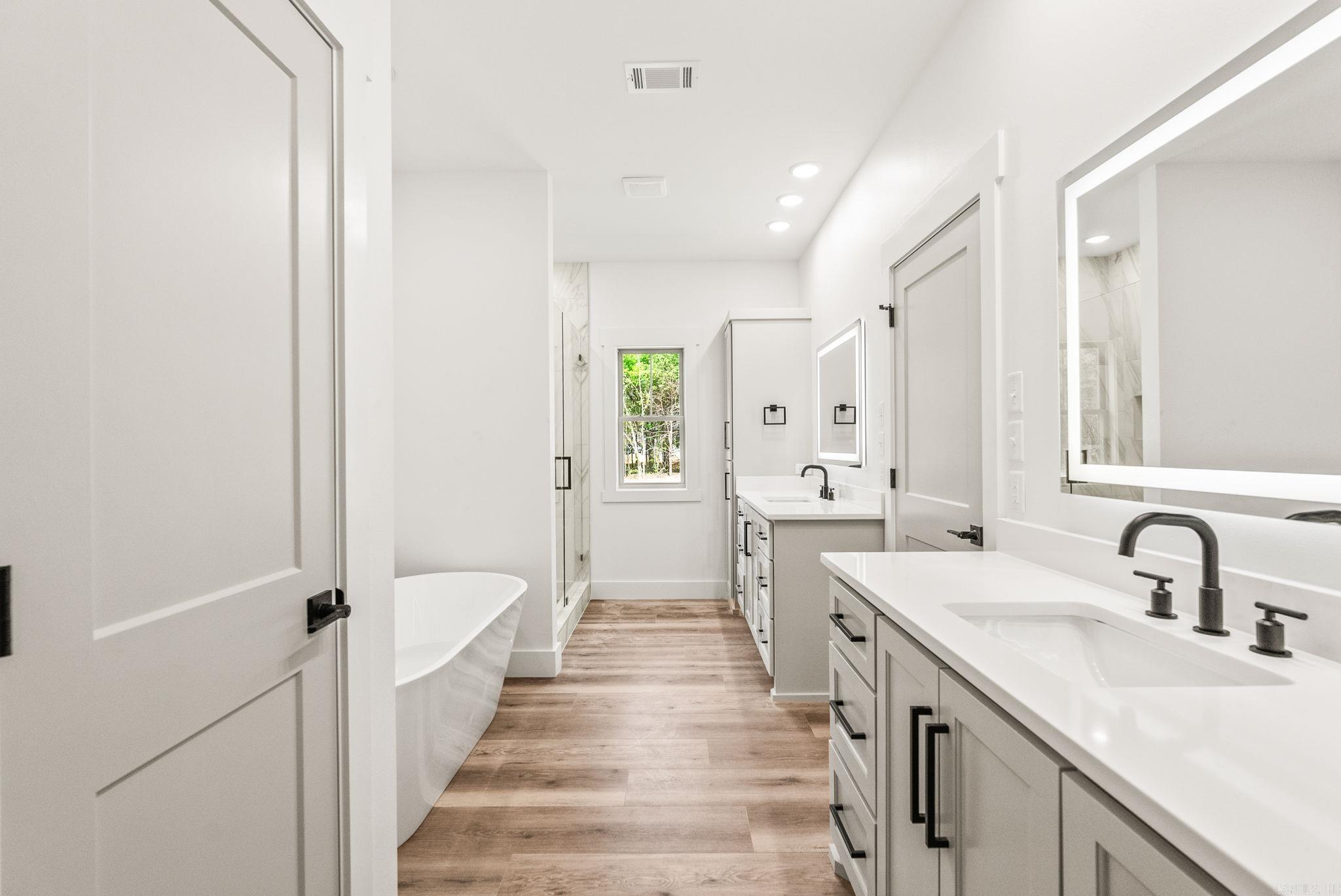 COYOTE RIDGE - Residential