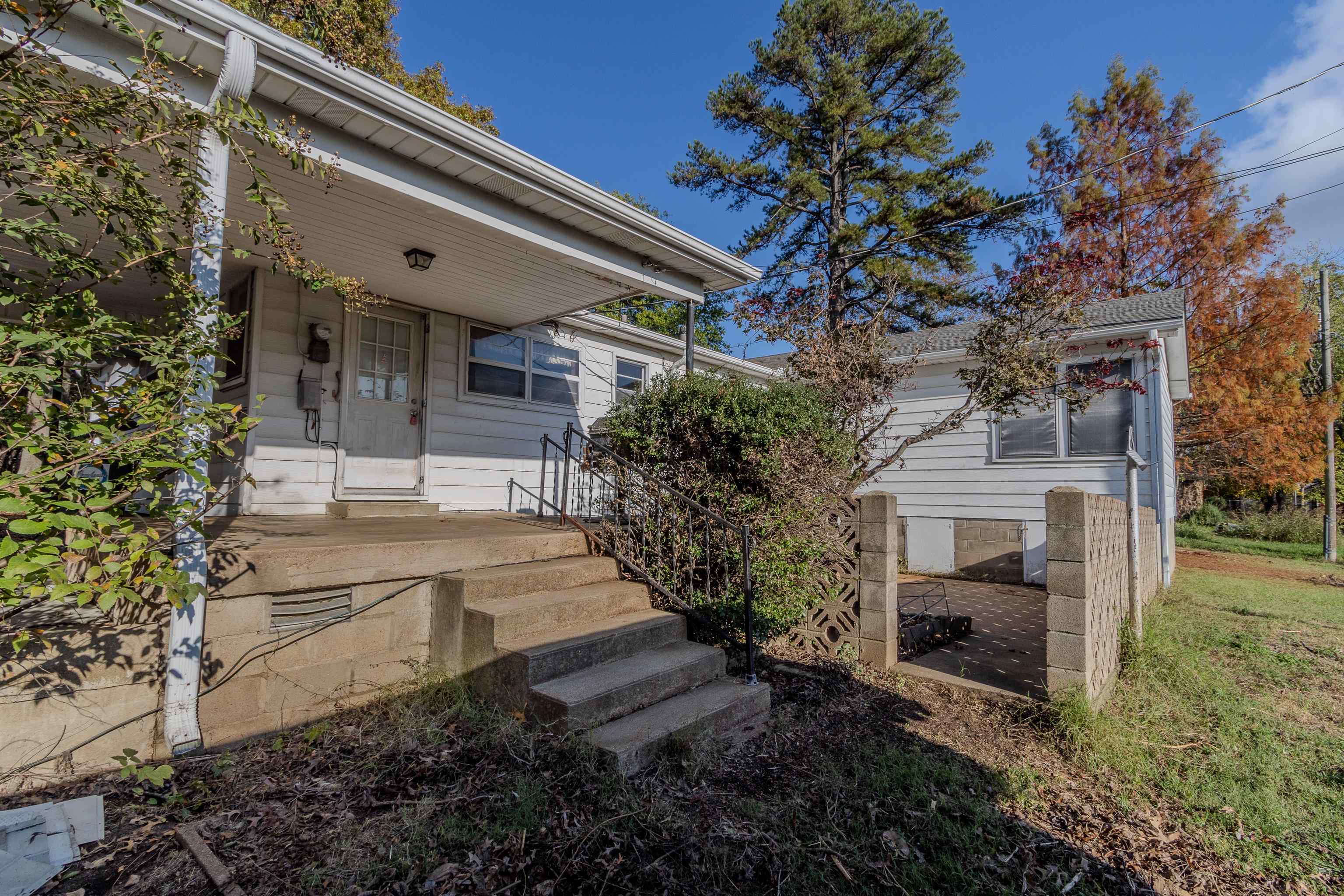 EAST BROADWAY - Residential