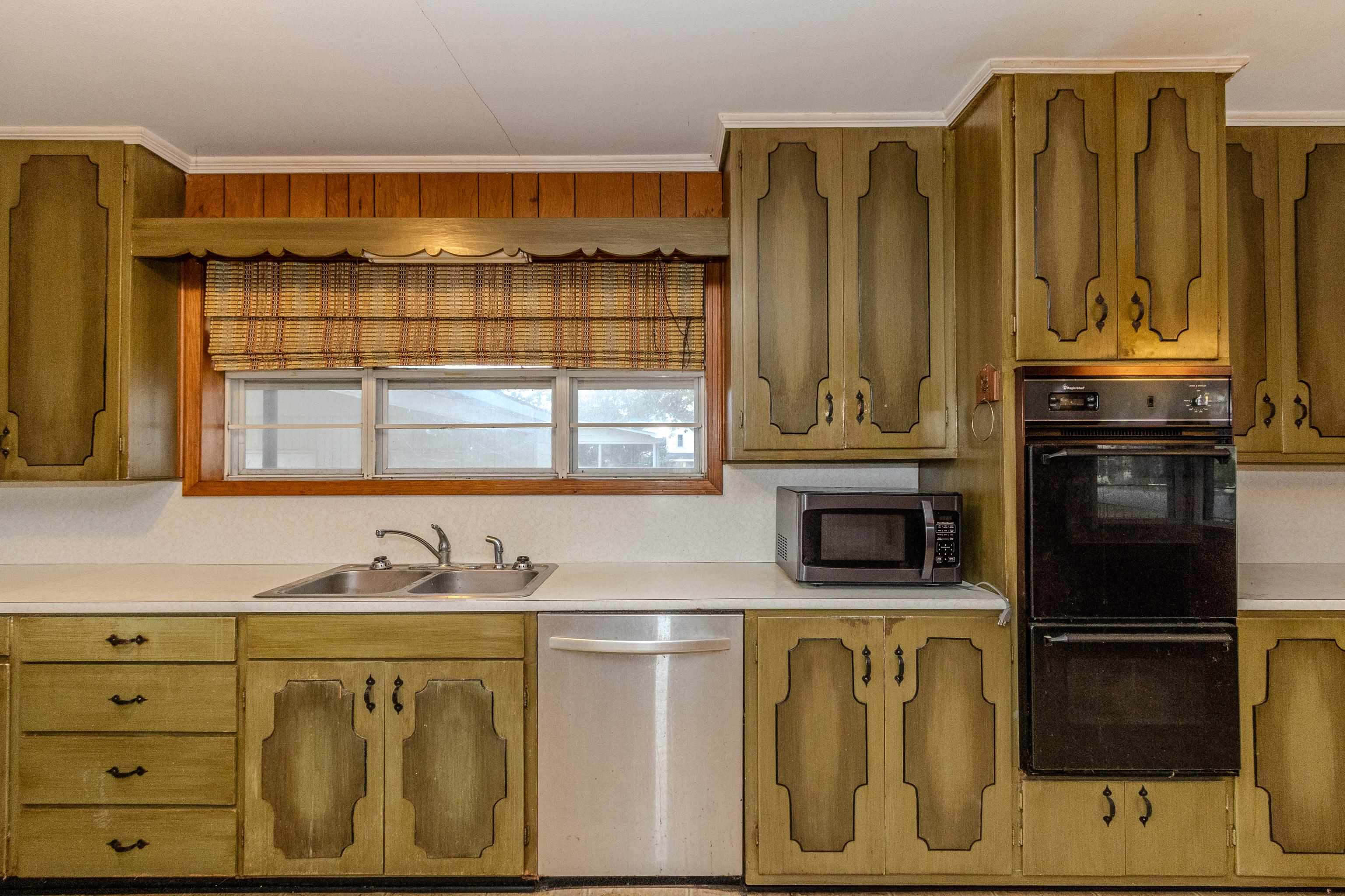 EAST BROADWAY - Residential