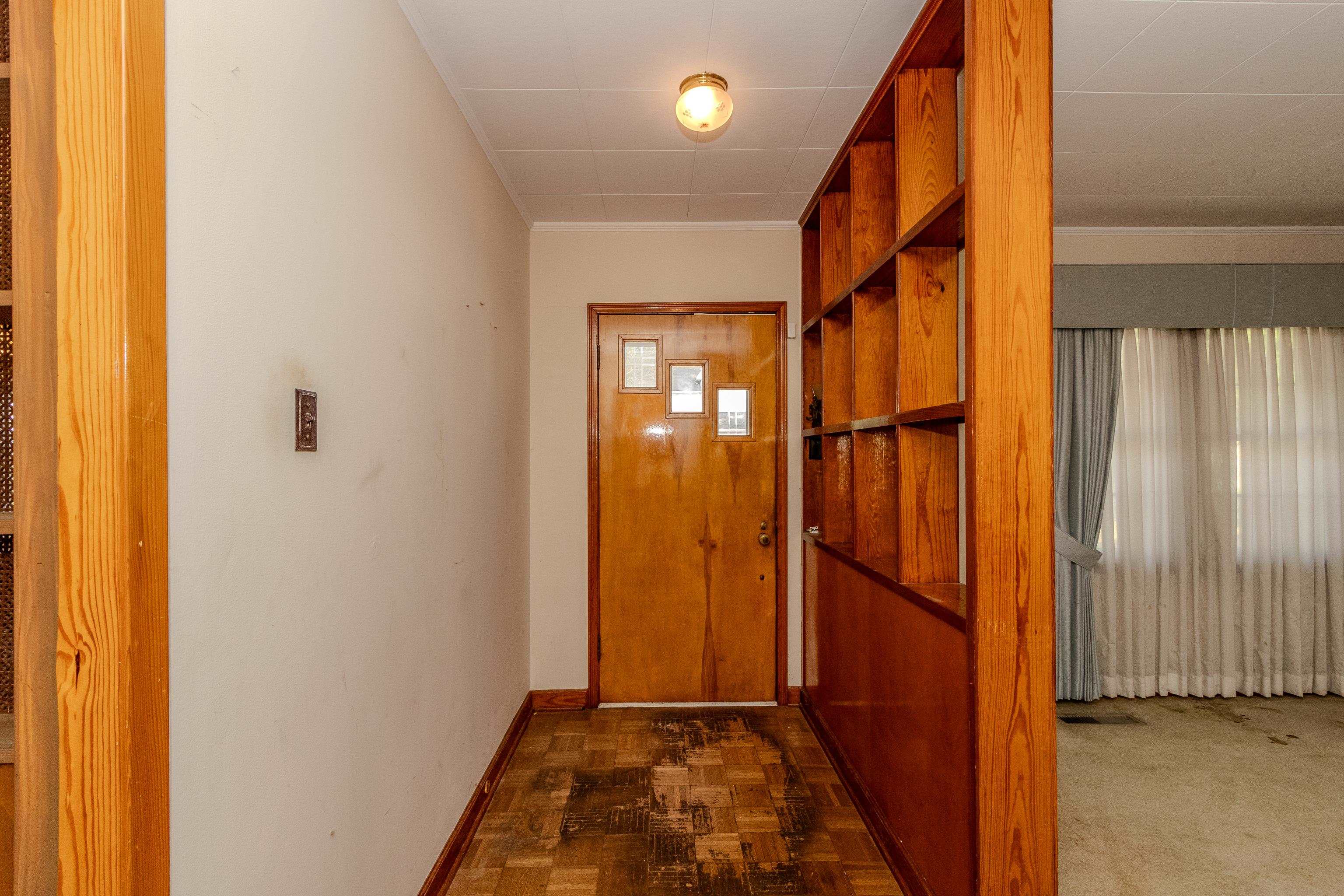 EAST BROADWAY - Residential