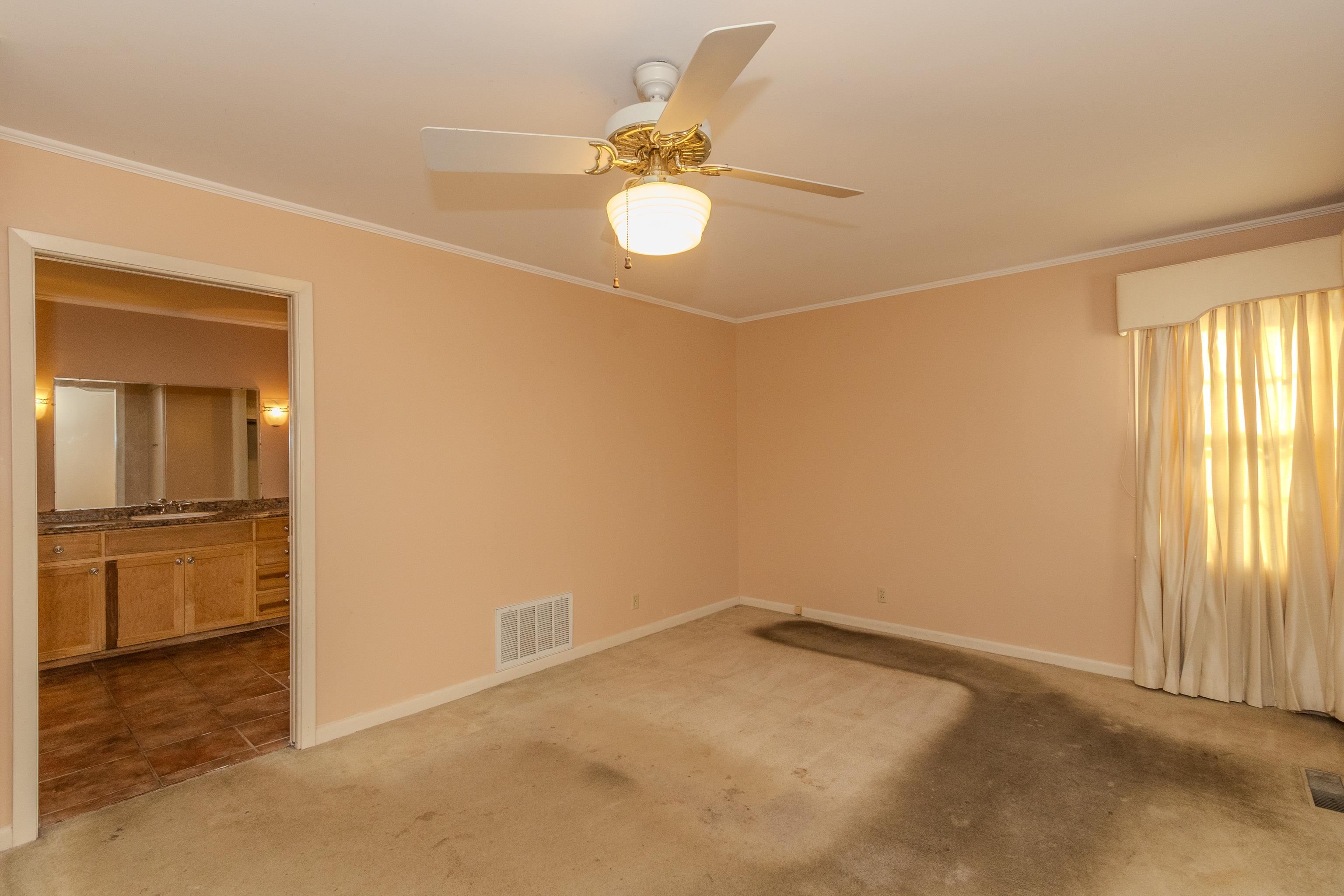 EAST BROADWAY - Residential