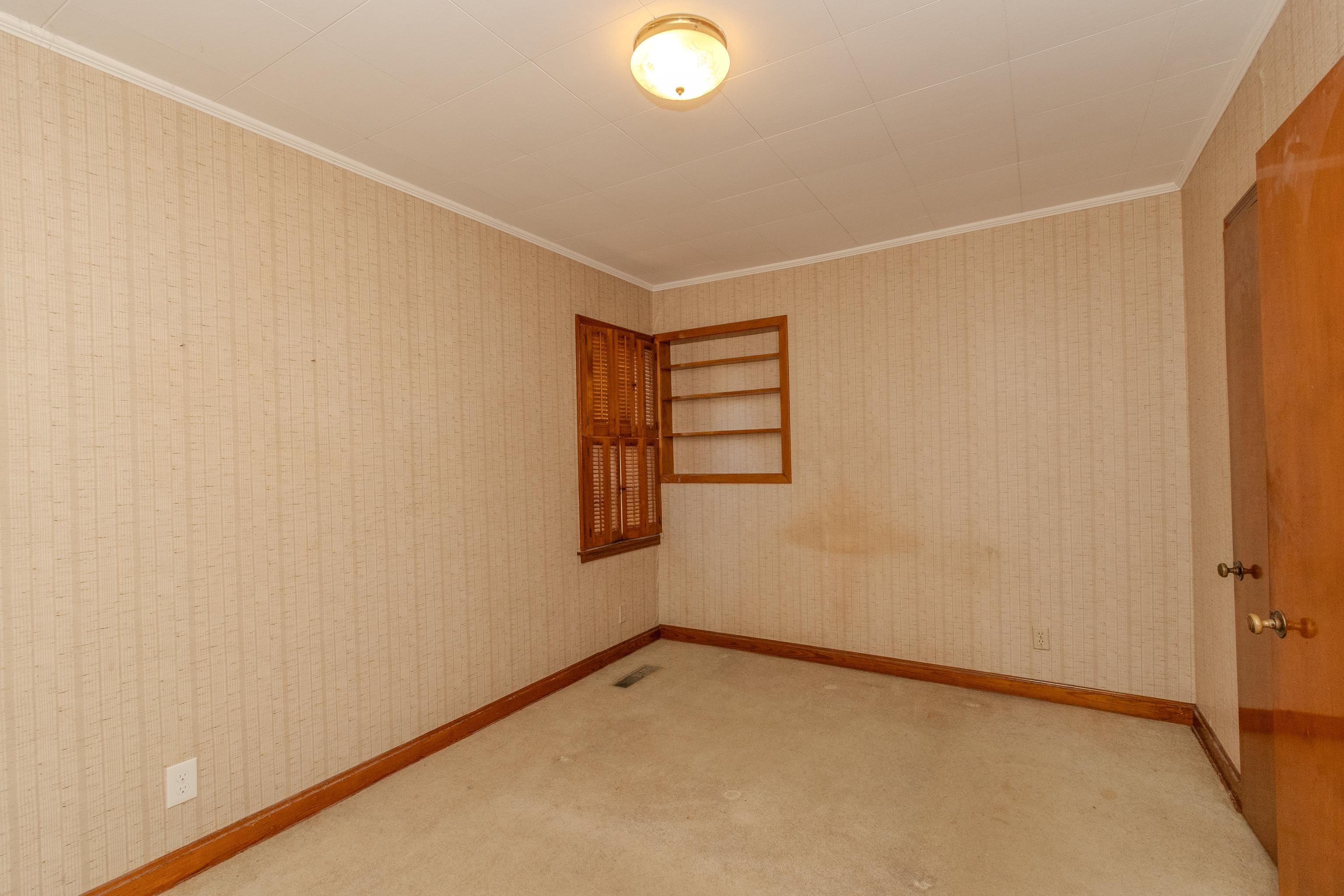 EAST BROADWAY - Residential