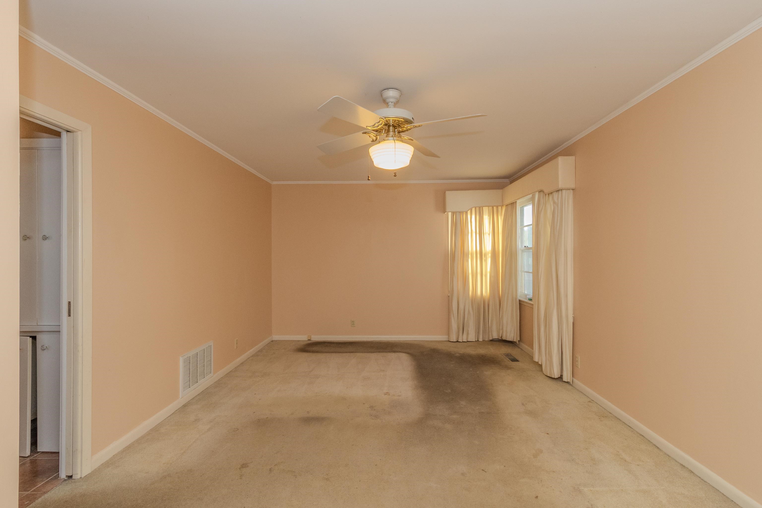 EAST BROADWAY - Residential