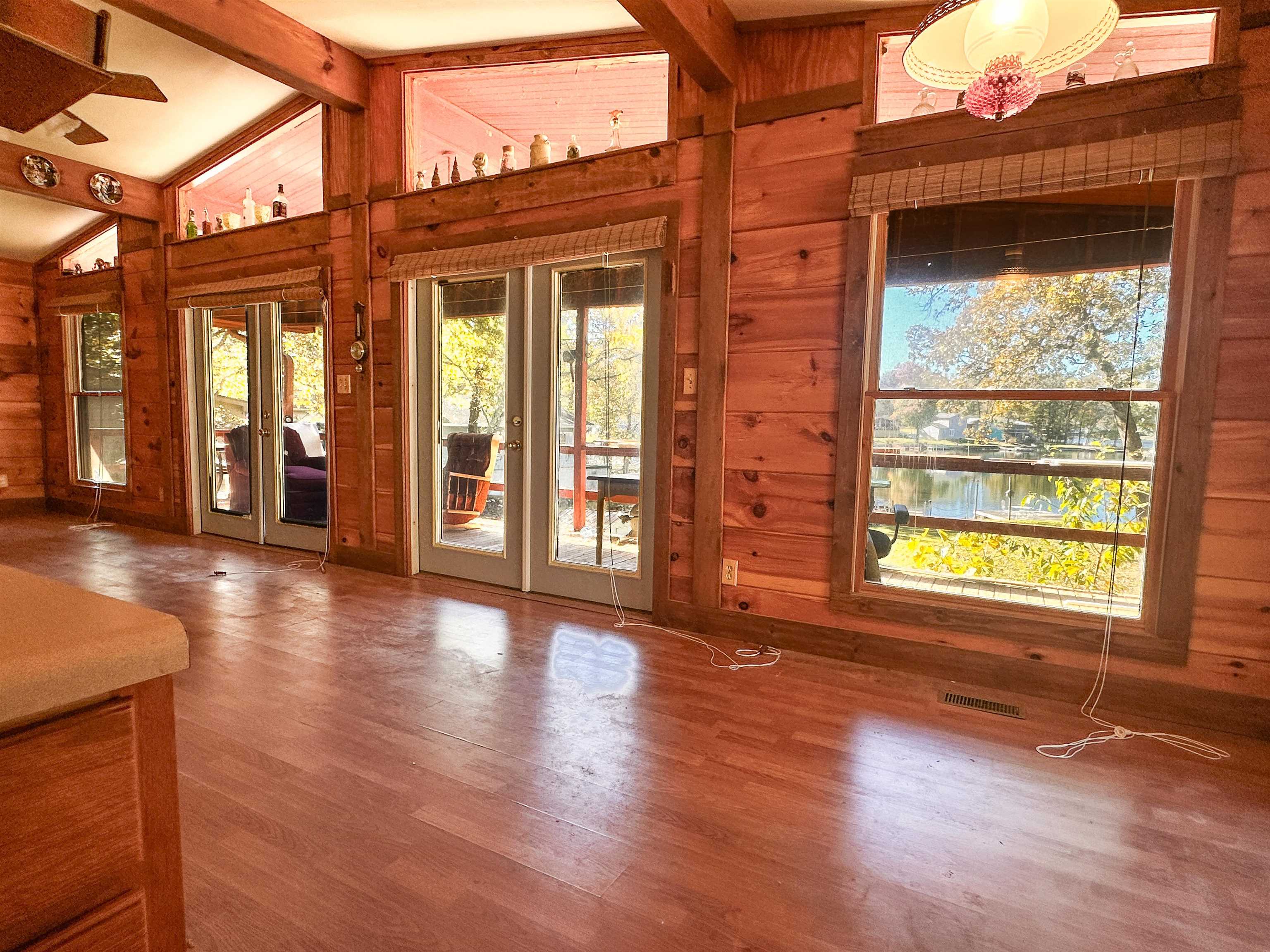 EAST LAKE - Residential