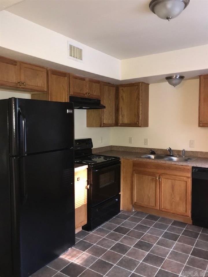 Le Bette Manor - Residential Lease