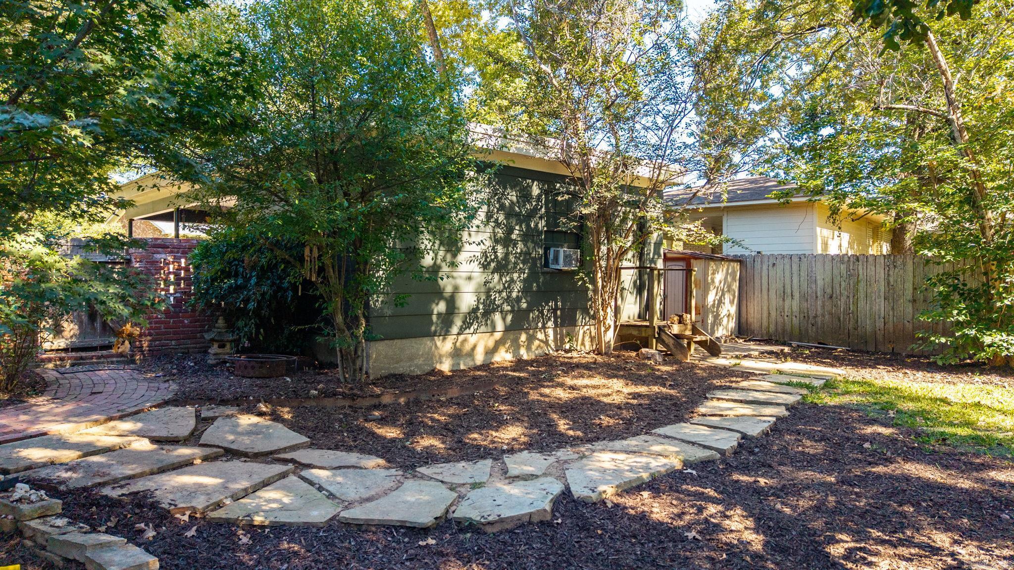 LEAWOOD HEIGHTS - Residential