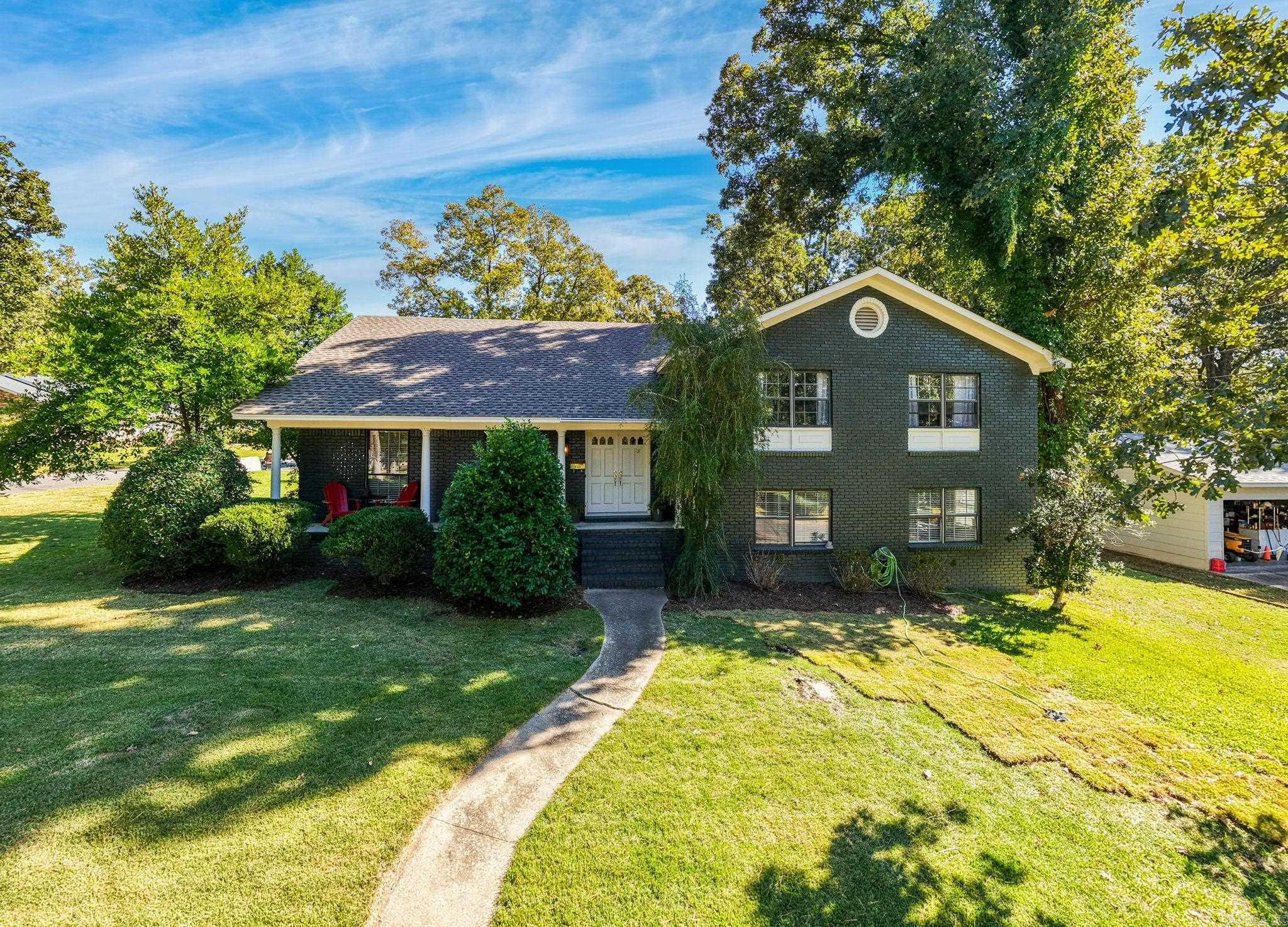 LEAWOOD HEIGHTS - Residential