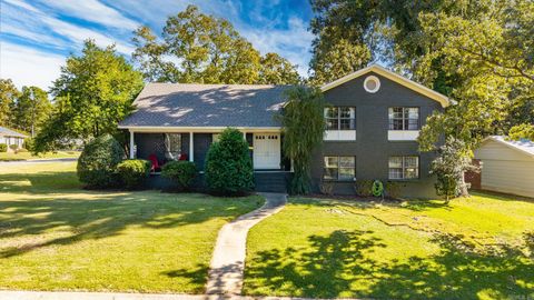 Photo of 1209 Fawnwood Rd, Little Rock, AR 72227 (MLS # 25043372)