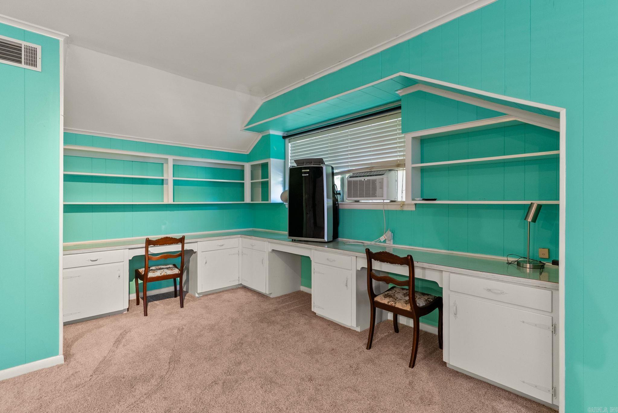 LEAWOOD HEIGHTS - Residential