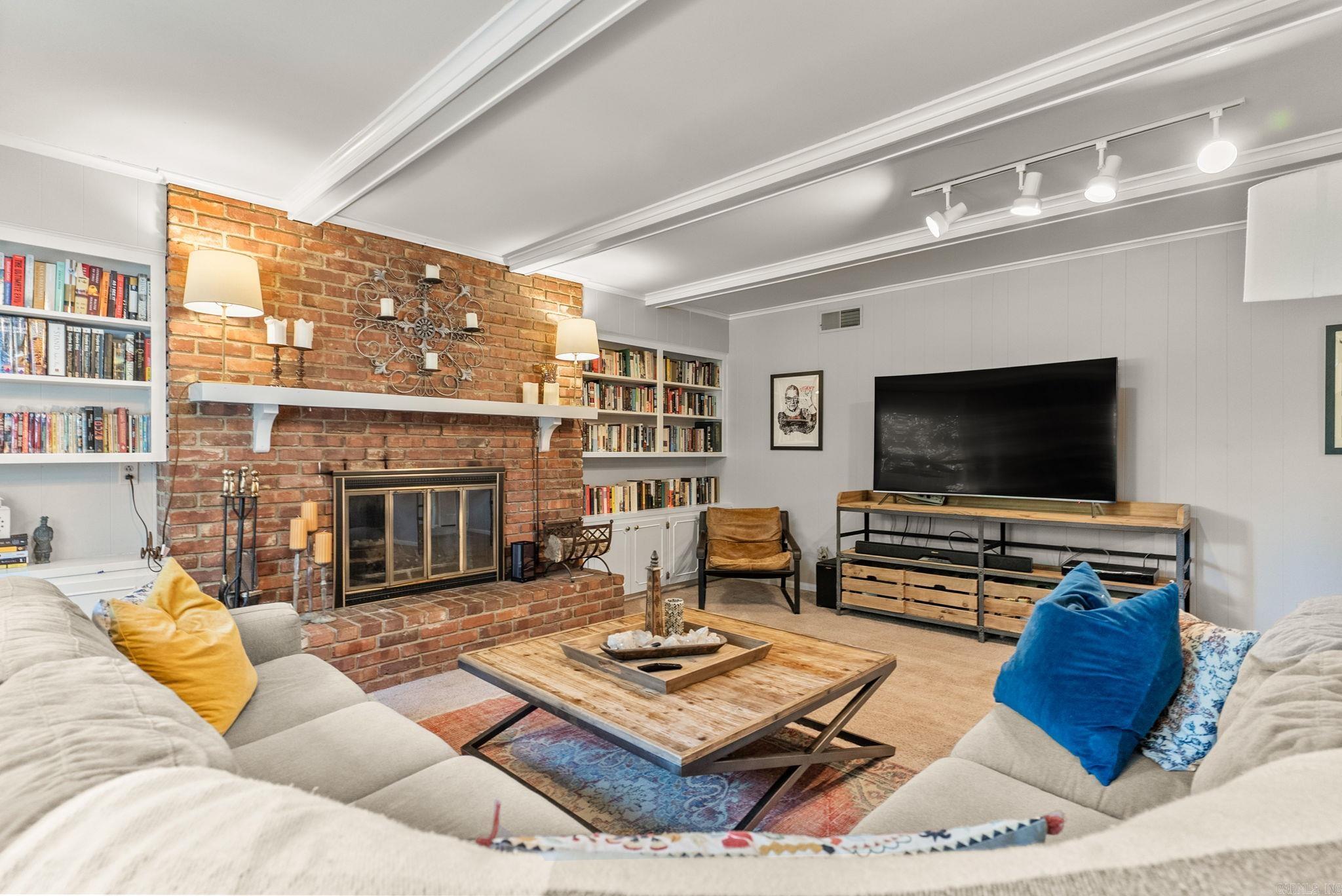 LEAWOOD HEIGHTS - Residential