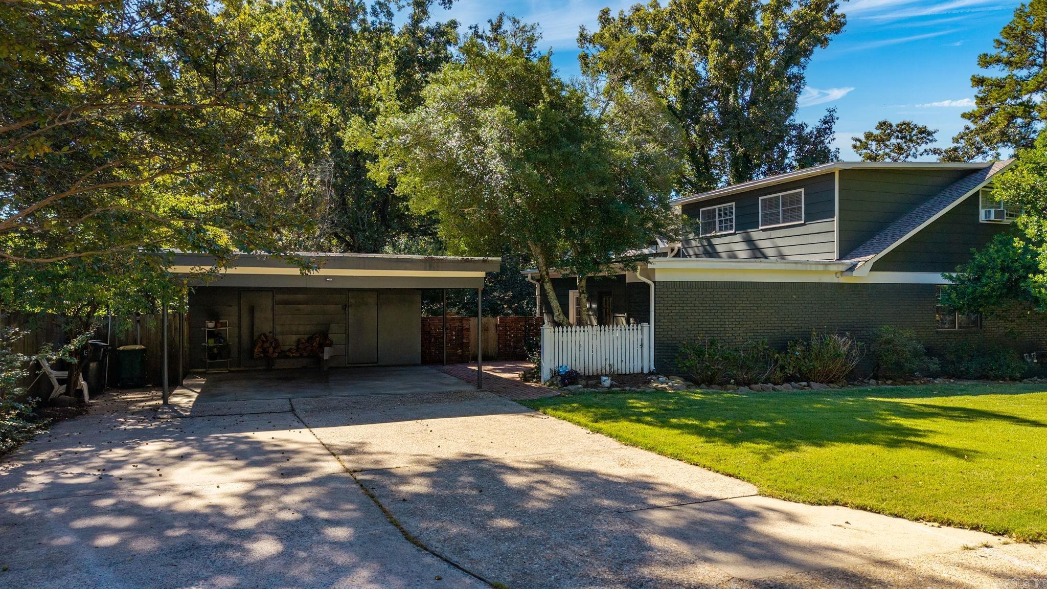 LEAWOOD HEIGHTS - Residential