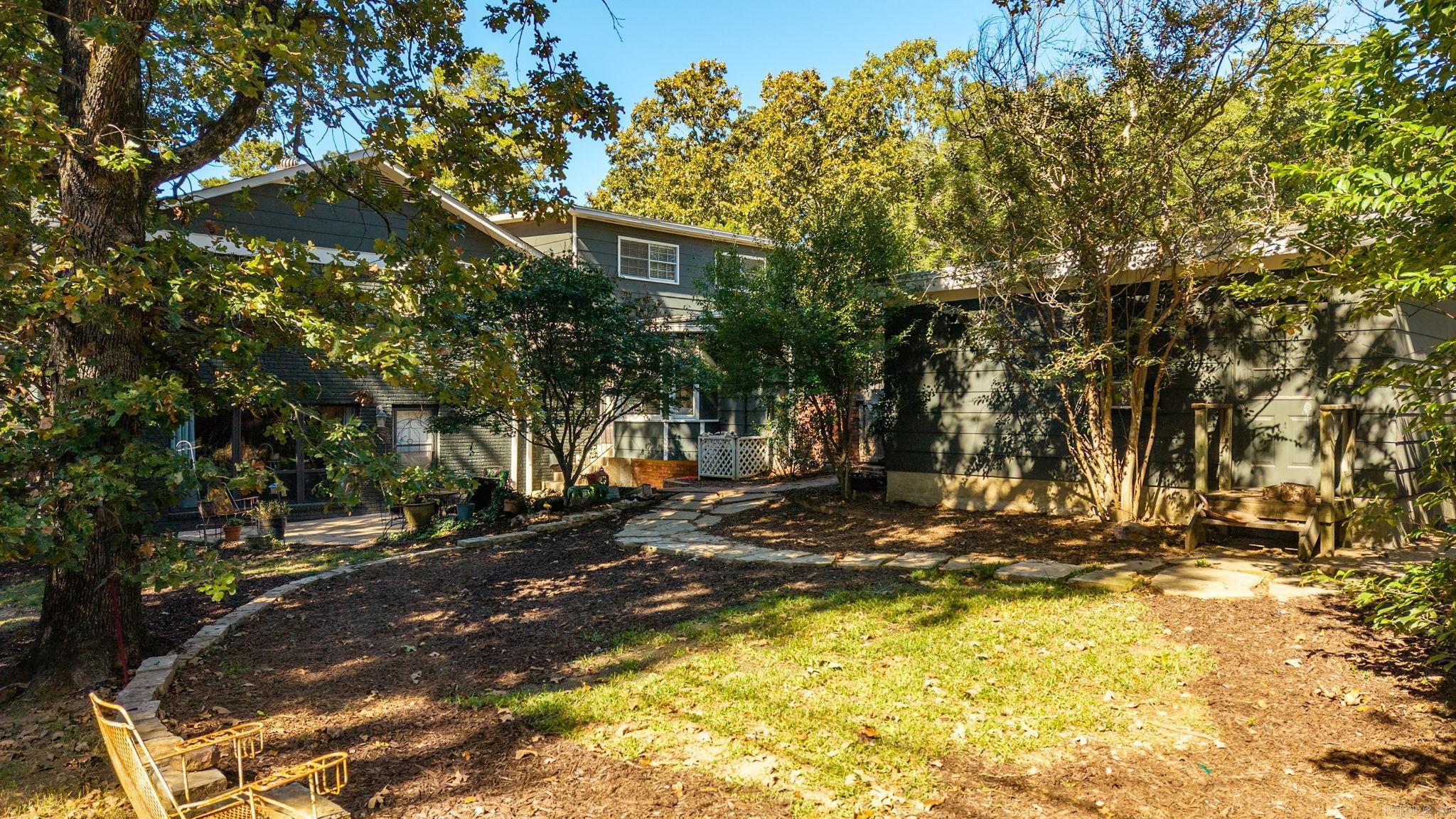 LEAWOOD HEIGHTS - Residential