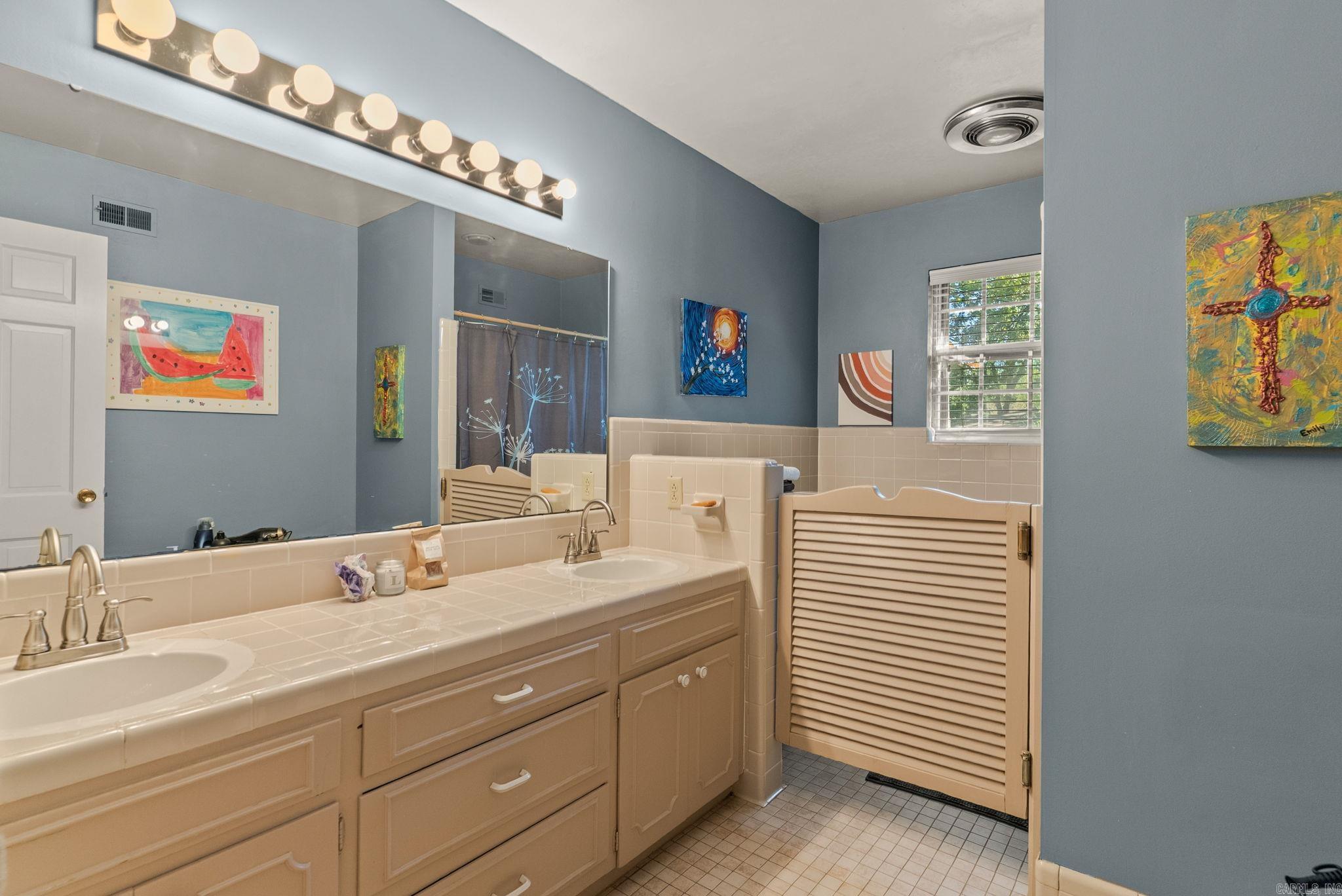 LEAWOOD HEIGHTS - Residential