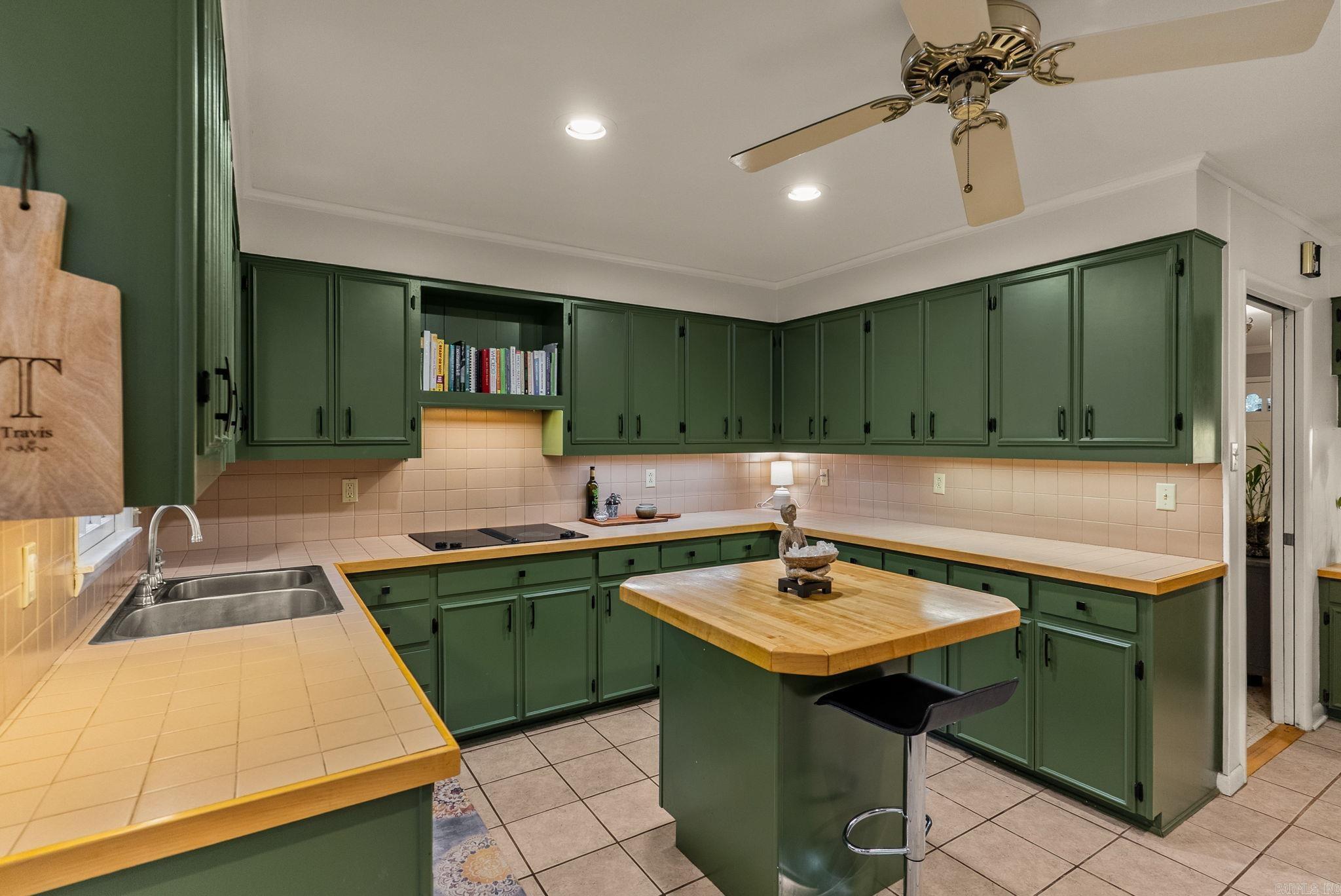 LEAWOOD HEIGHTS - Residential