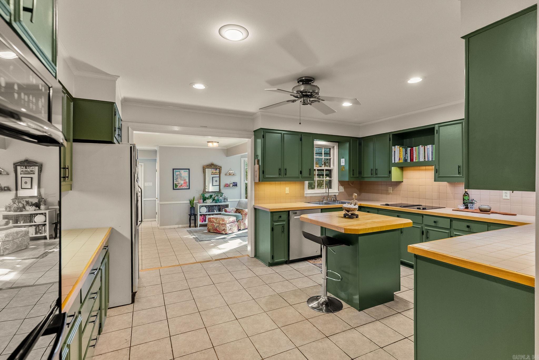 LEAWOOD HEIGHTS - Residential